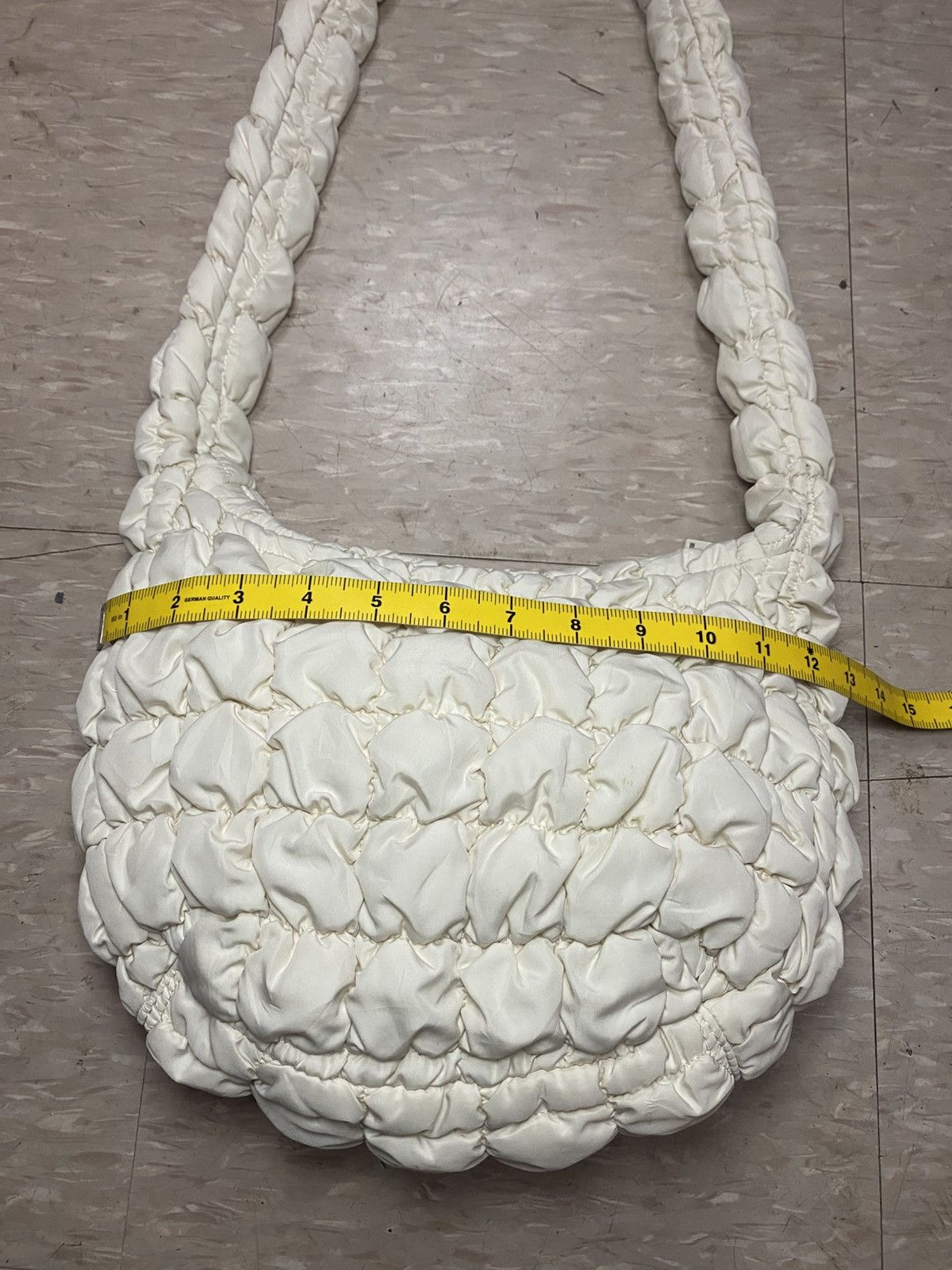 Cos × Designer COS quilted messenger bag Size ONE SIZE - 10 Thumbnail