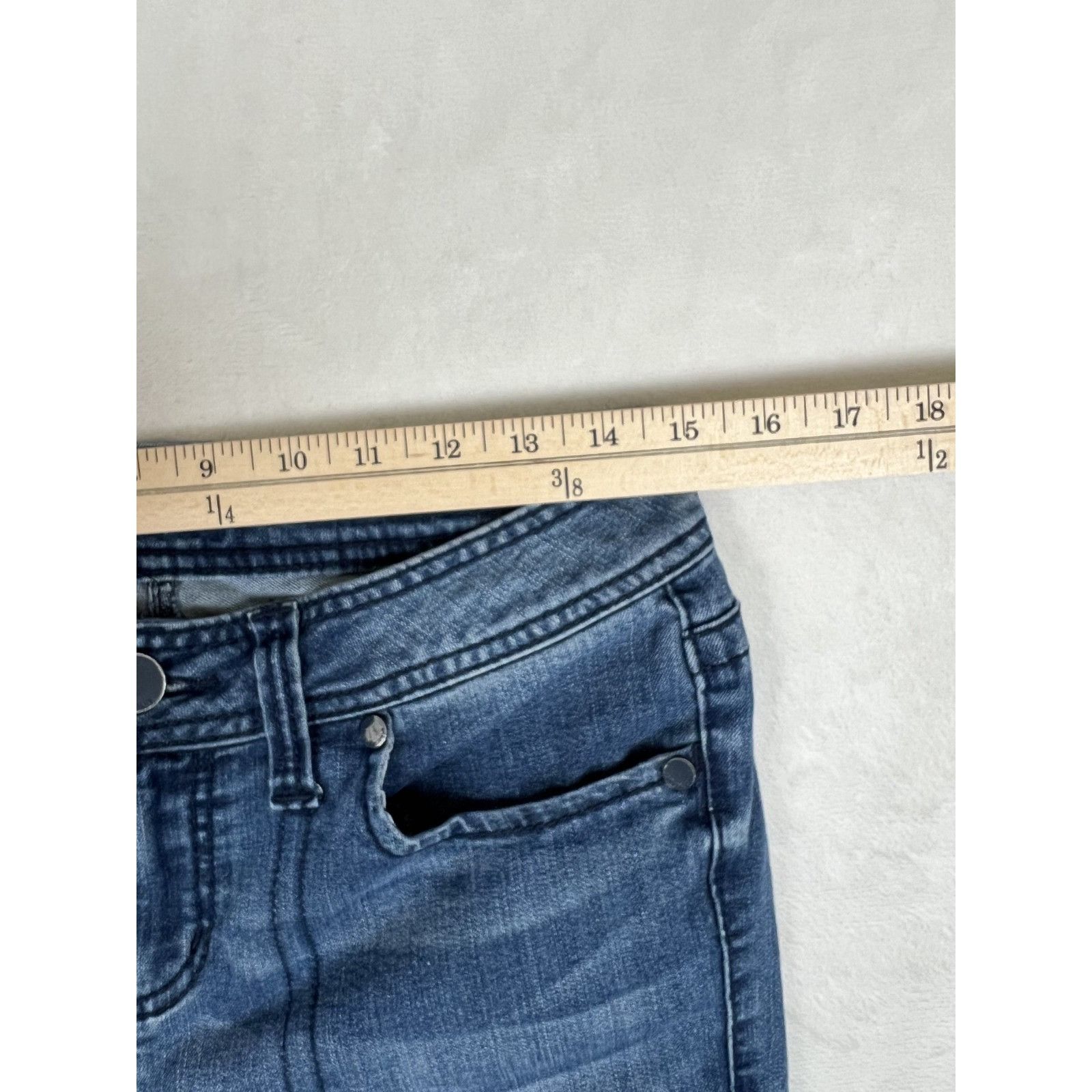 Seven 7 Seven7 Women Size 8 Medium Wash Mid Rise Slim Straight Cropp Size 30" / US 8 / IT 44 - 6 Thumbnail