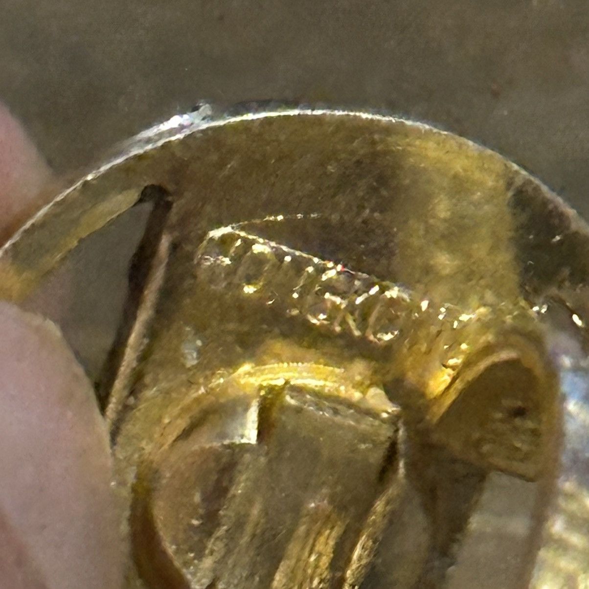 Vintage Vintage gold tone word Love ring Size ONE SIZE - 7 Thumbnail