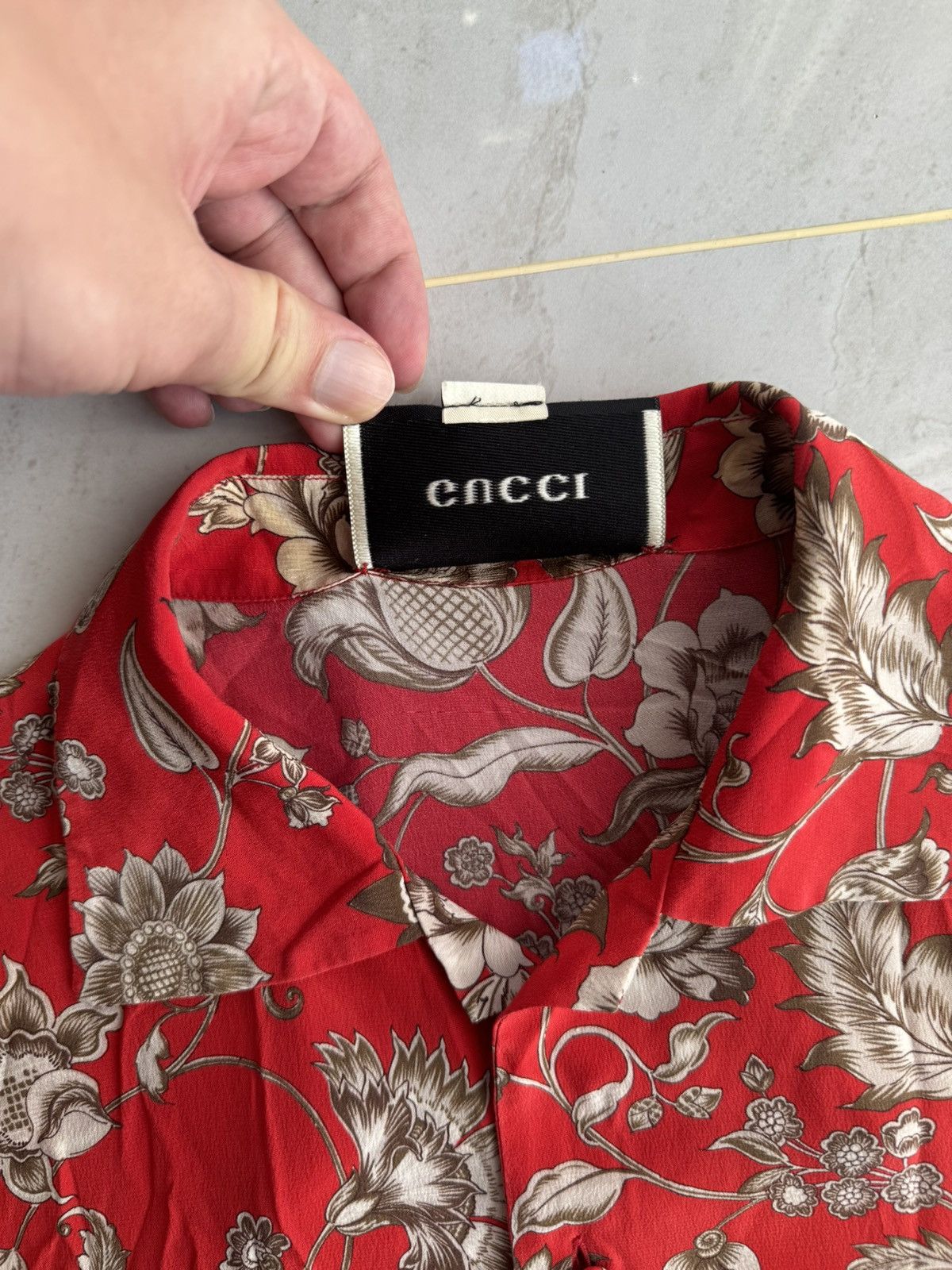 Gucci Gucci SS17 Red Silk Floral Shirt Sz.48 Size US M / EU 48-50 / 2 - 5 Thumbnail