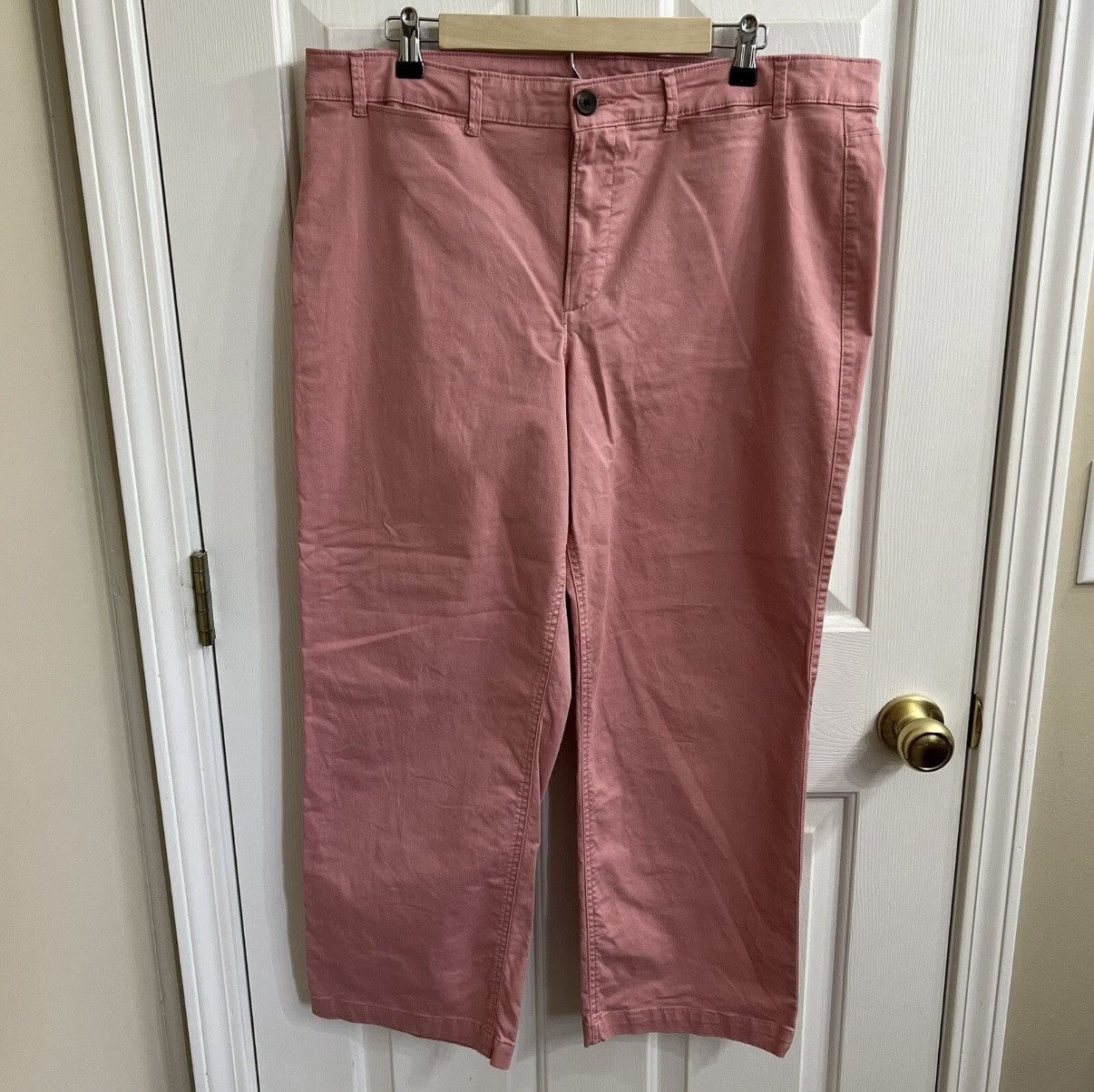 Old Navy Old Navy 16 Pink High Rise Cropped Stretch Chino Pants Size 38" / US 16 / IT 52 - 1 Thumbnail