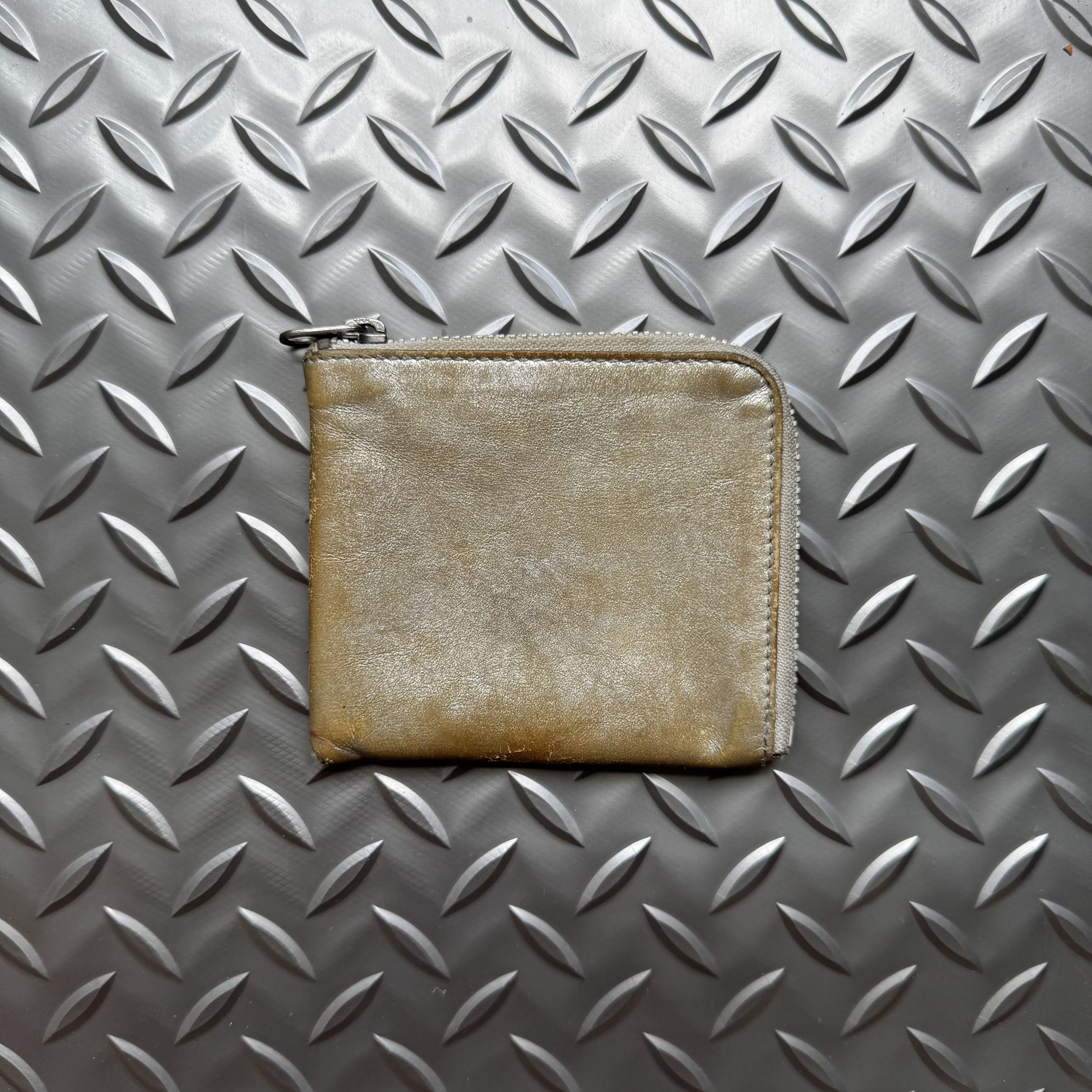 Comme des Garcons Comme des Garçons Wallet Gold Leather Zip Wallet Size ONE SIZE - 1 Thumbnail
