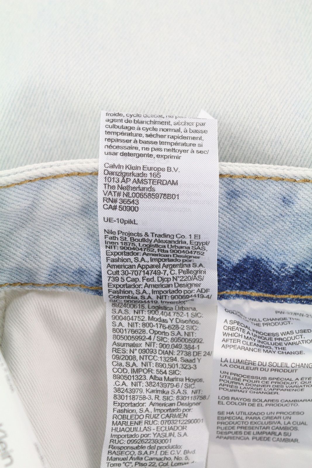 Calvin Klein REGULAR TAPER W31/L32 Light Blue Washed Zip Fly Denim 85327 Size US 31 - 9 Thumbnail