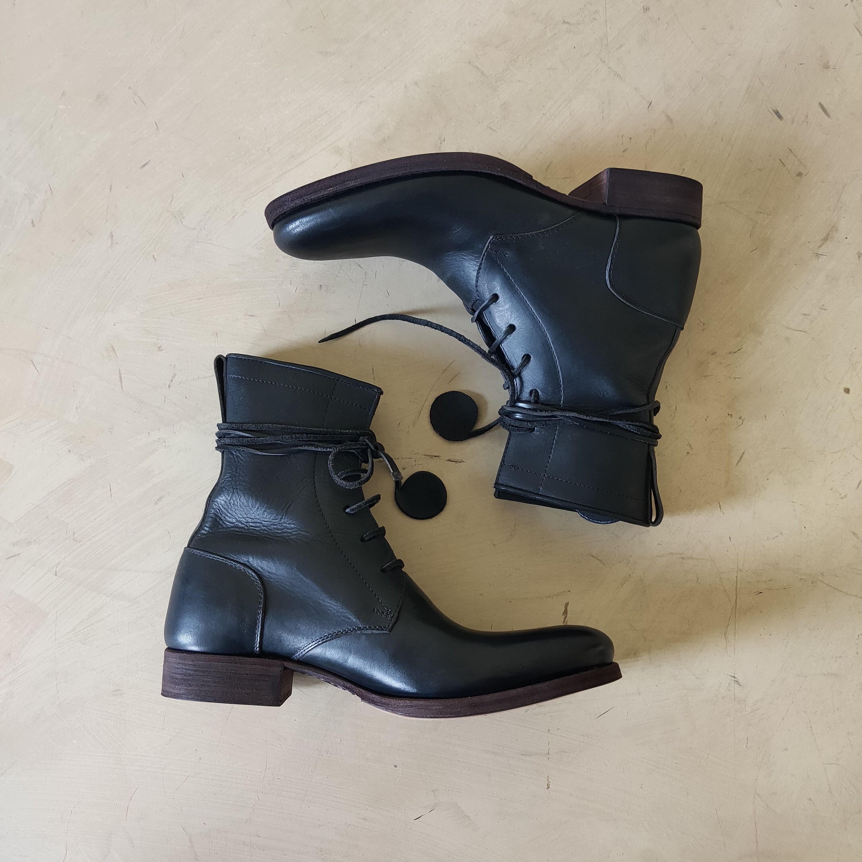 Carpe Diem S23M 5-Hole Boots Size US 9 / EU 42 - 1 Thumbnail