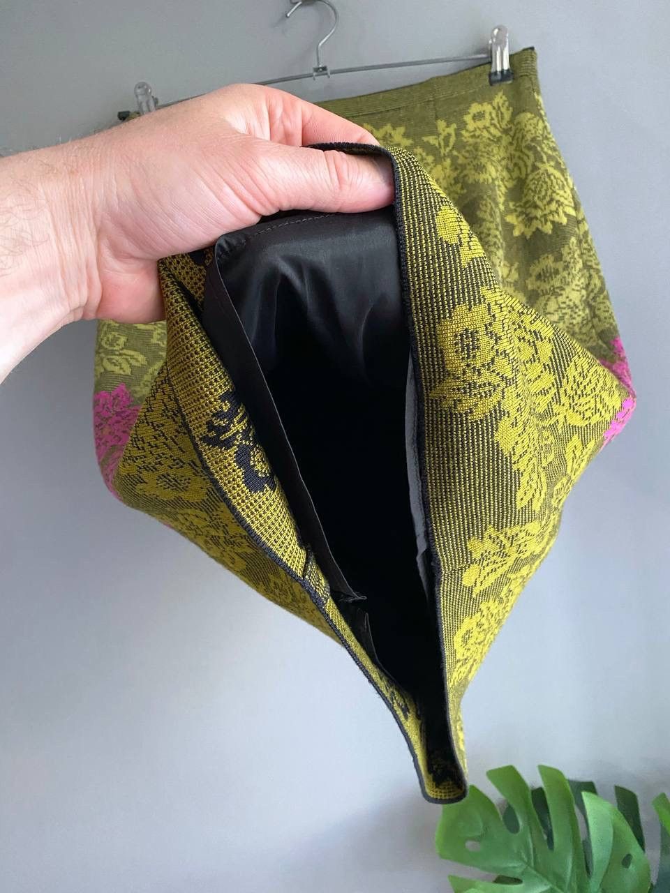 Designer × Vintage Oleana Silk/Merino Wool Knit Skirt Floral Print Size S Size 30" / US 8 / IT 44 - 9 Thumbnail