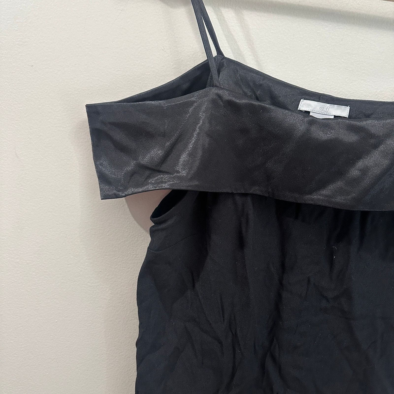 H&M H&M Black Viscose Cold Off Shoulder Dressy Top Blouse 6 S Size M / US 6-8 / IT 42-44 - 4 Thumbnail