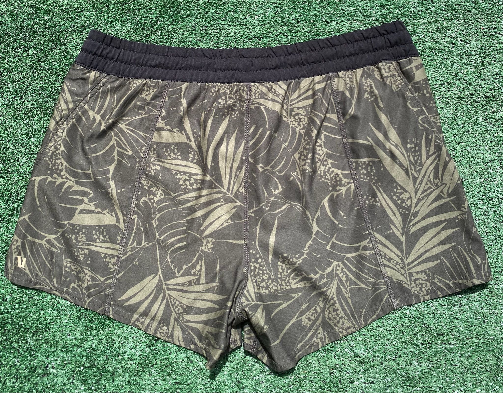Vuori Vuori Clementine Oregano Rainforest Tropical Palm Shorts XL Size 38" / US 16 / IT 52 - 4 Thumbnail