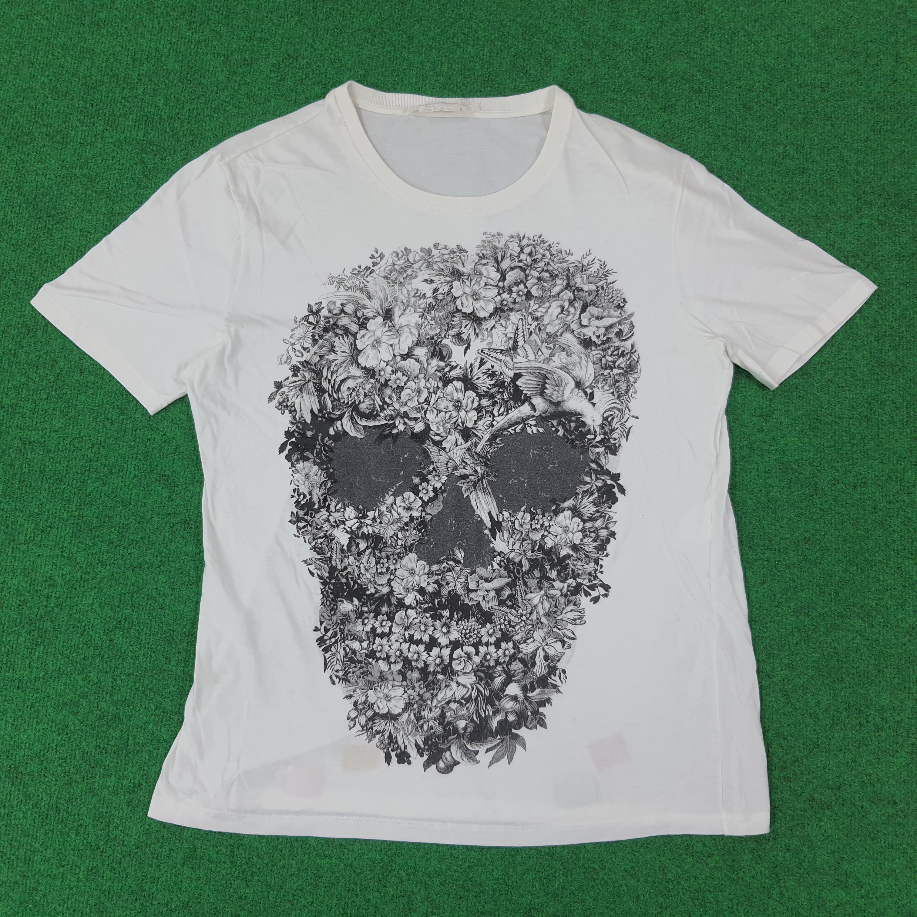 Alexander McQueen Vintage Alexander McQueen Designer Tshirt C239N79 Size US M / EU 48-50 / 2 - 1 Thumbnail