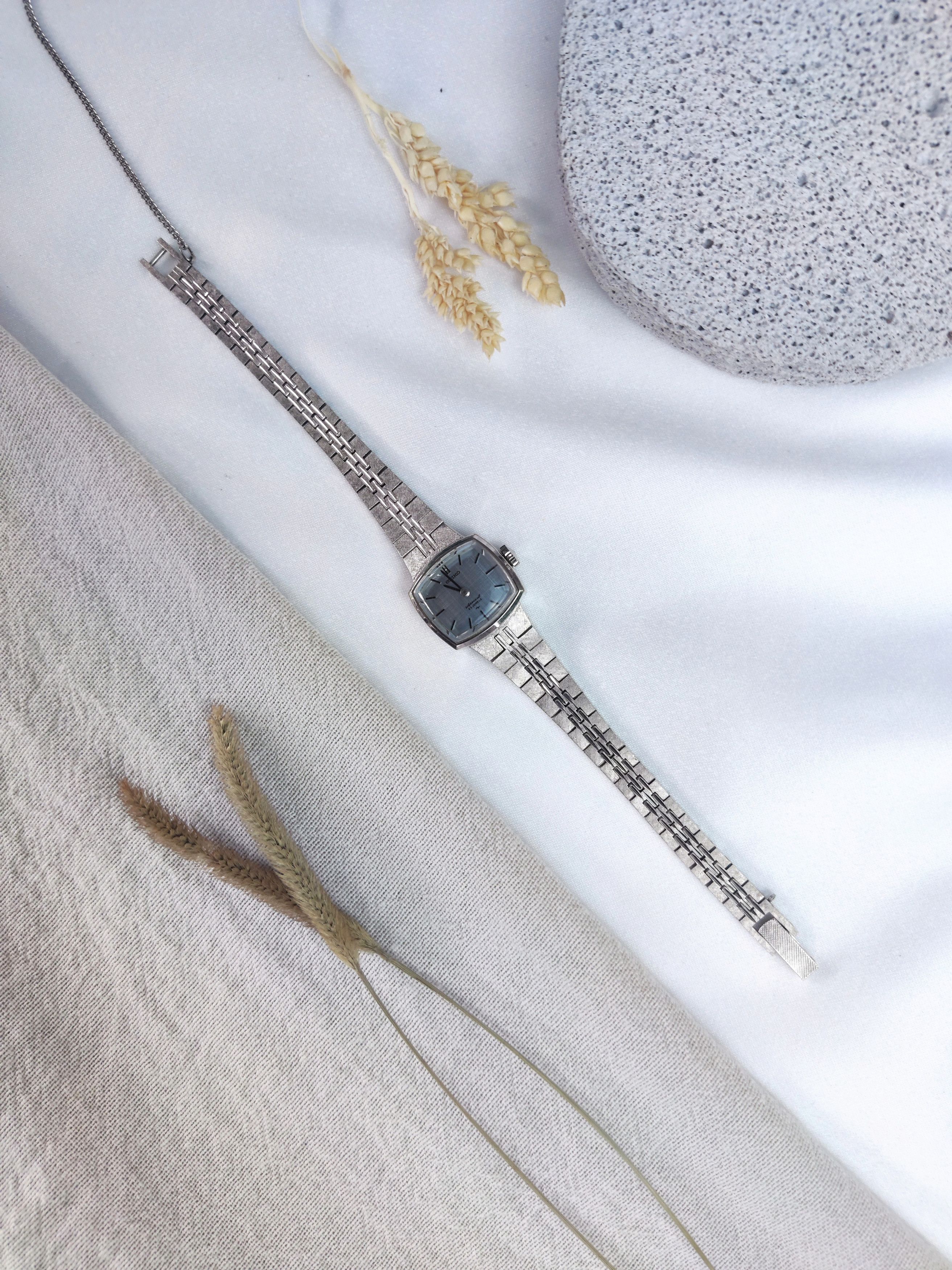 Seiko SEIKO SPECIAL WHITE GOLD PLATED LINEN DIAL LADIES ✨ Size ONE SIZE - 1 Thumbnail
