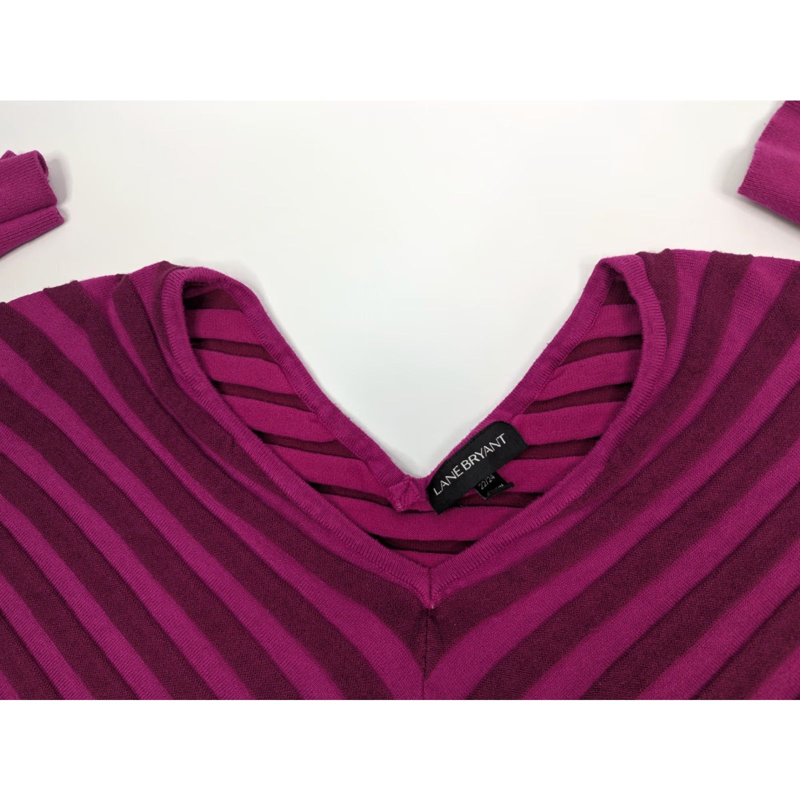 Vintage VINTAGE Lane Bryant Sweater Womens Plus Size 22/24 Magenta Purple Cheveron Stripe Lightweight Knit 73% rayon 27% nylon Womens Size 3XL / US 20-22 - 6 Thumbnail