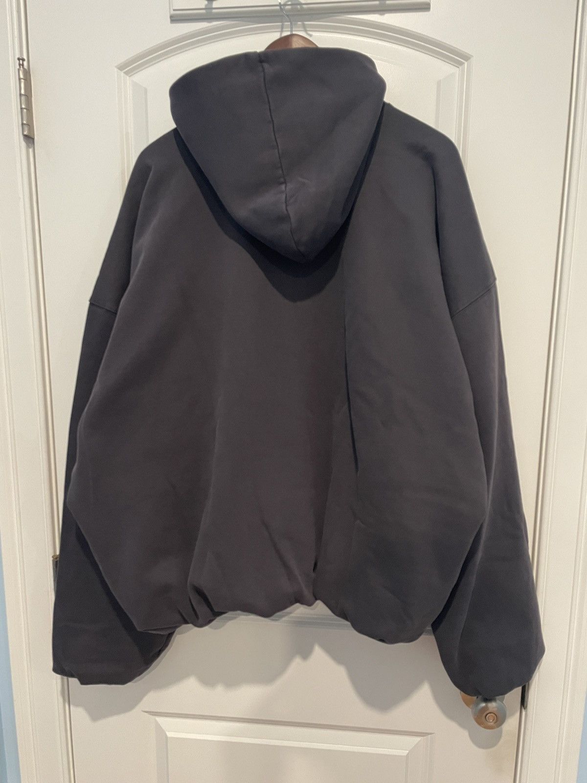 Balenciaga × Gap × Kanye West Dark Grey YGEBB Logo Hoodie Size Medium Size US M / EU 48-50 / 2 - 3 Thumbnail