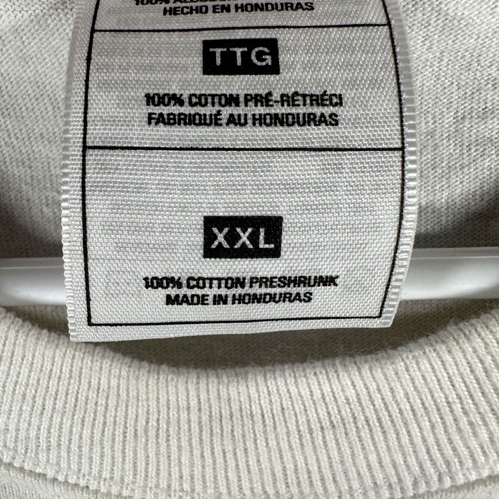 Fruit Of The Loom Fruit of the Loom Shirt Mens 2XL White Prestige 6 Checkered Distressed EUC 90s Vintage Logo Crew Neck Short Sleeve Cotton 1990s Mens T-Shirt Size US XXL / EU 58 / 5 - 7 Thumbnail