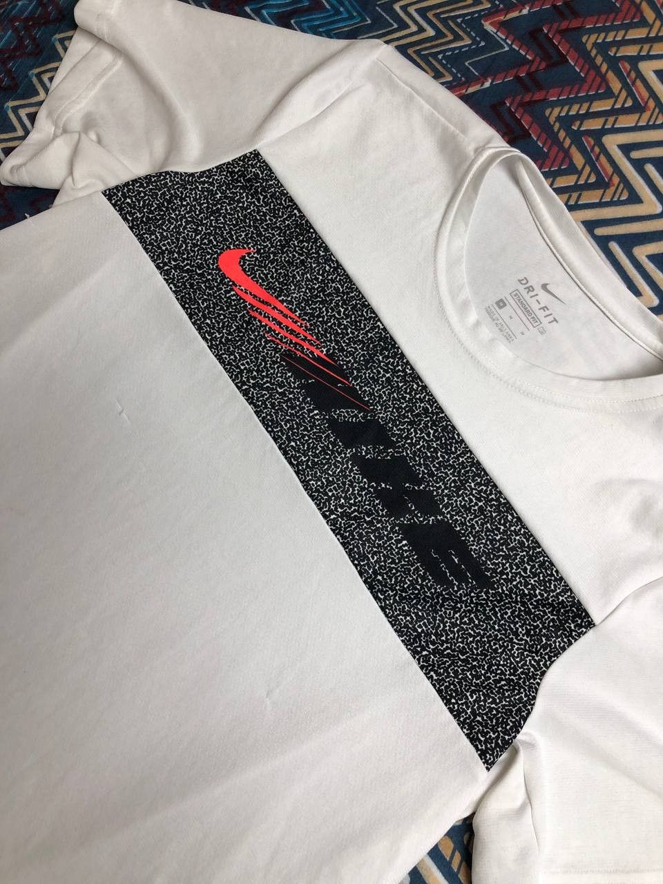 Nike Streetwear T-Shirt Nike big logo DRI-FIT white Y2K Vintage Size US M / EU 48-50 / 2 - 6 Thumbnail