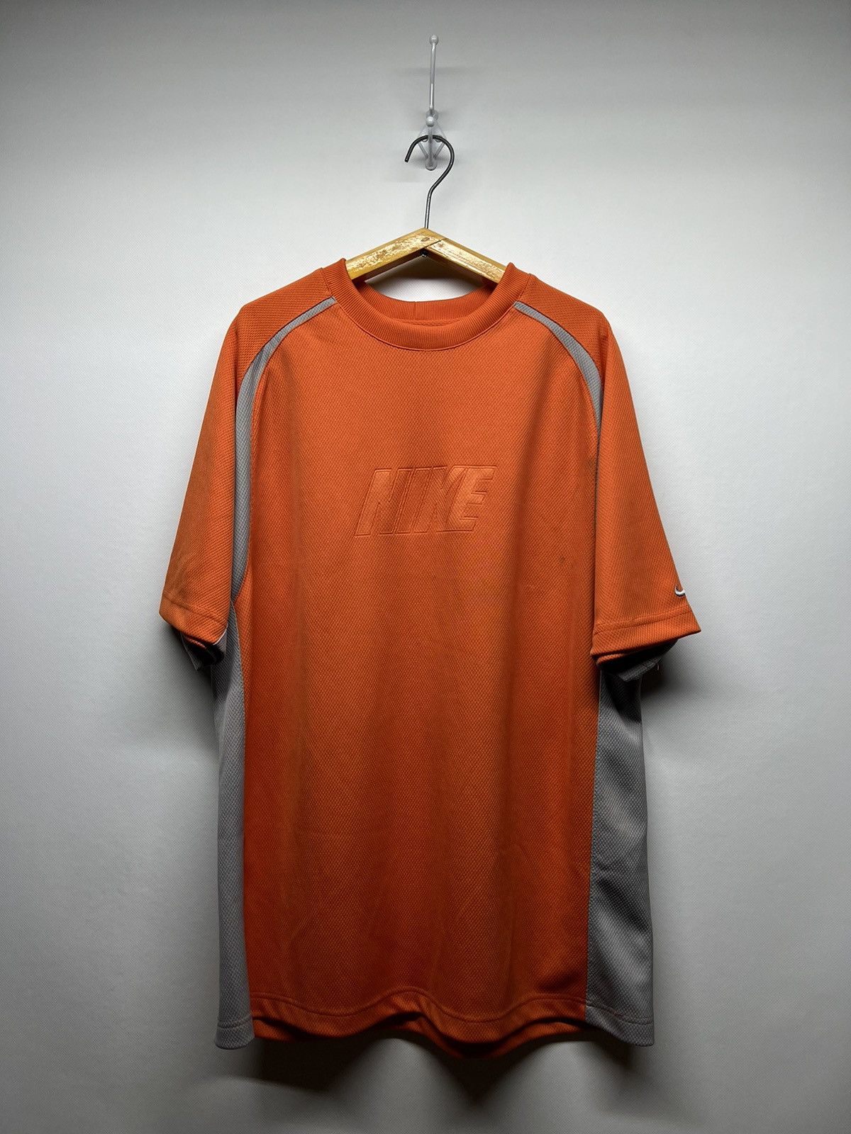 Nike × Vintage Vintage Y2k Nike 🧡 Faded Spell Out Big Logo T-Shirt 00’s Size US L / EU 52-54 / 3 - 3 Thumbnail