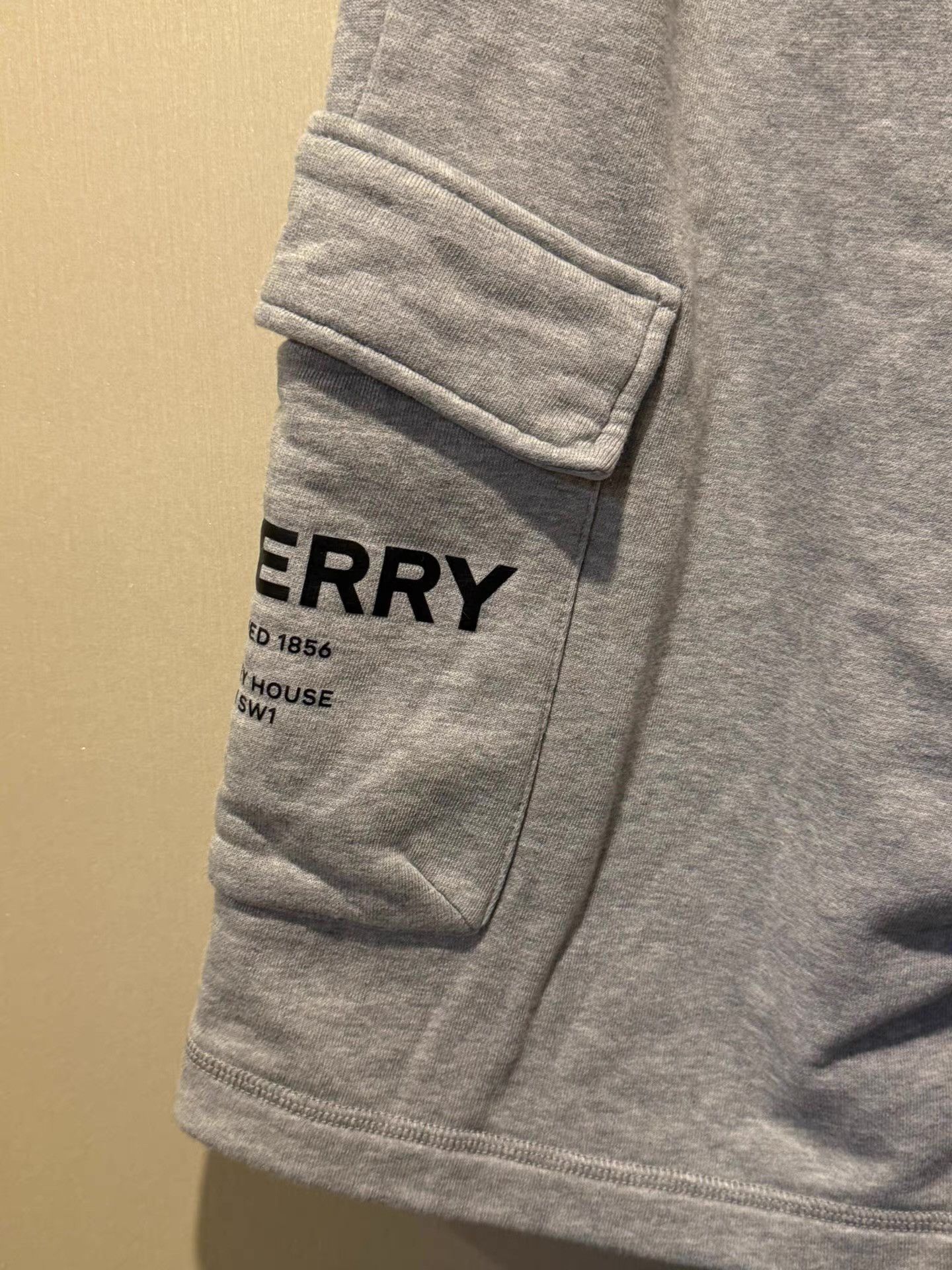 Burberry Burberry grey logo shorts Ｑ20 Size US 32 / EU 48 - 4 Thumbnail