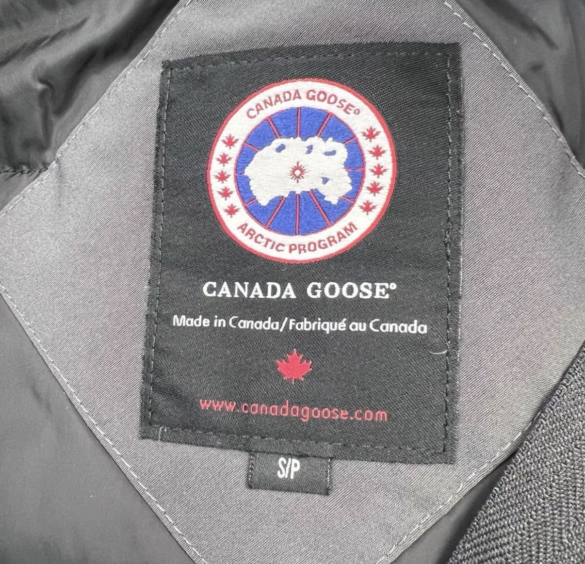 Canada Goose Canada Goose / Grey Button Parka Down Jacket K12 Size S / US 4 / IT 40 - 4 Thumbnail