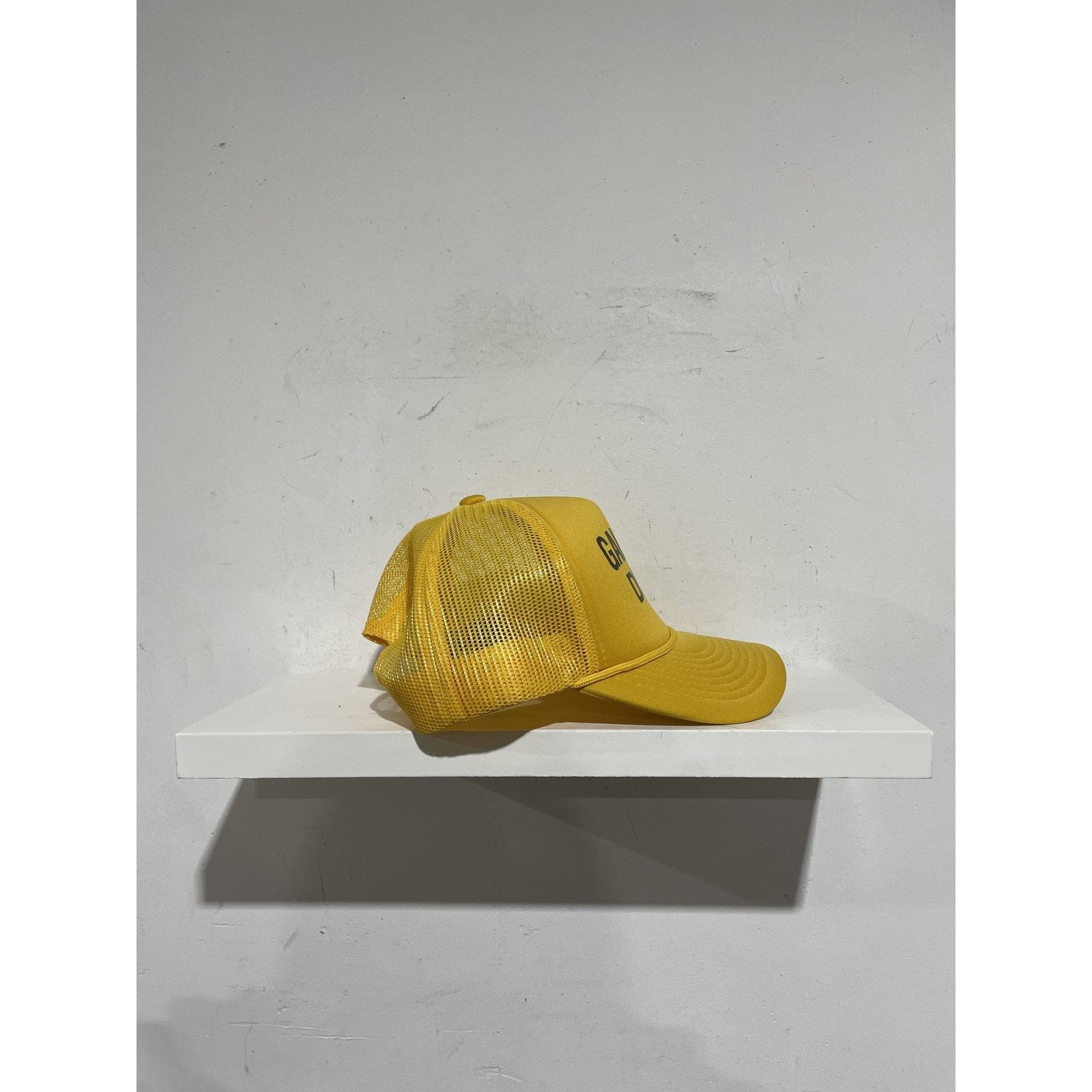 Gallery Dept. GALLERY DEPT. YELLOW LOGO TRUCKER HAT PREOWNED Size ONE SIZE - 3 Thumbnail