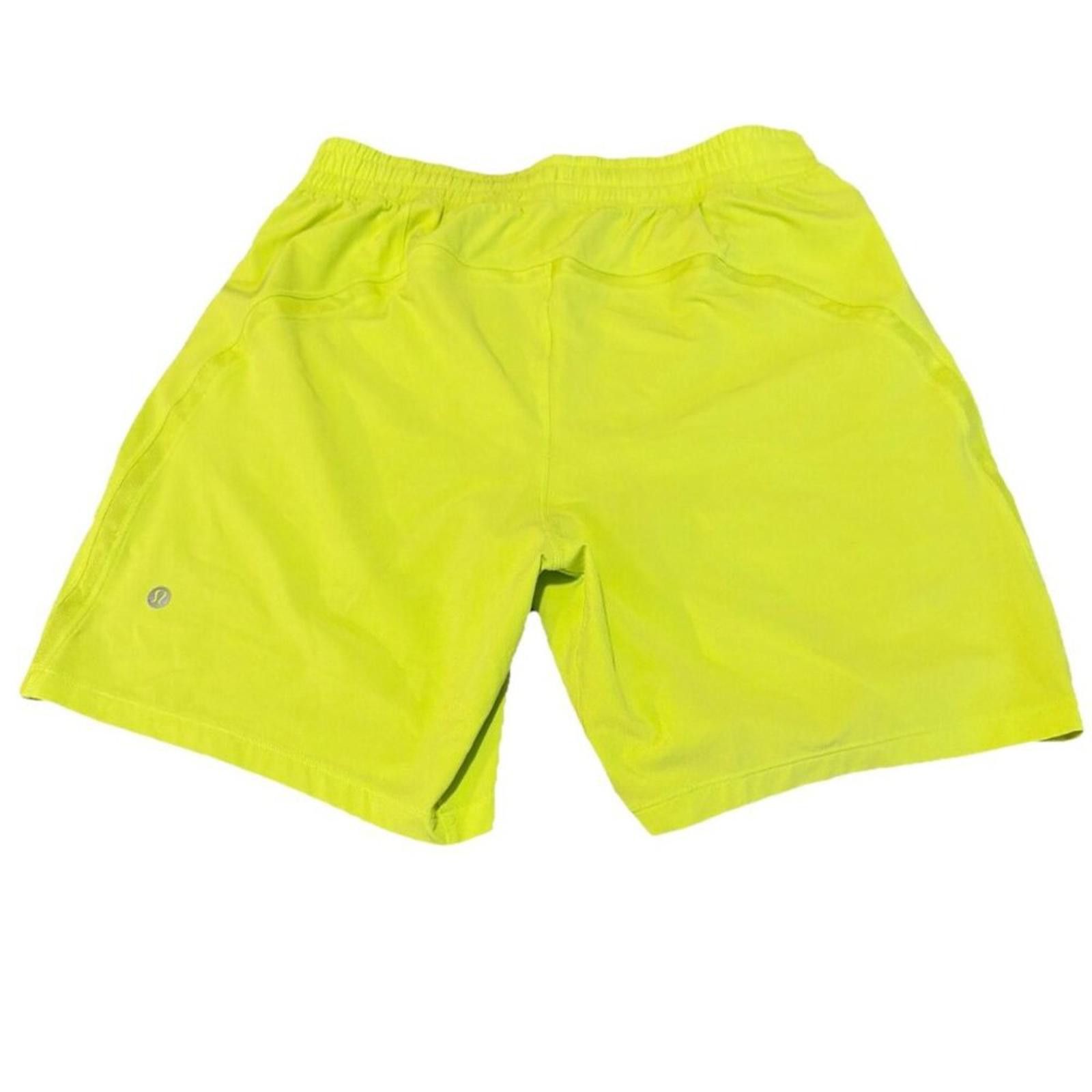 Lululemon LULULEMON PACE BREAKER LINERLESS 7" SMALL LIME GREEN Size US 30 / EU 46 - 1 Thumbnail