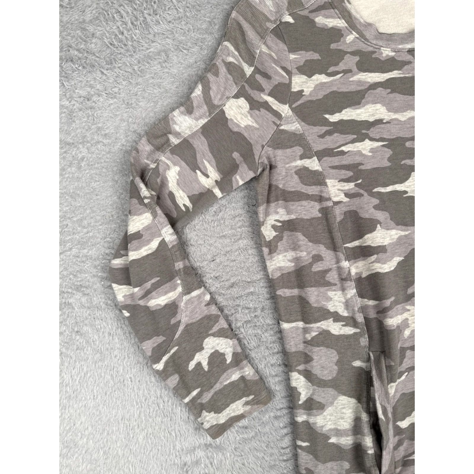 Athleta Athleta Sweatshirt Tunic Womens M Gray Camouflage Crew Neck Pockets Raglan Knit All Seasons Athleisure Shirt / Pullover Size M / US 6-8 / IT 42-44 - 3 Thumbnail
