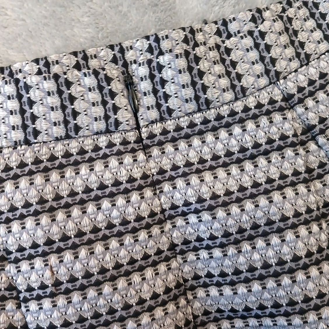 Bcbgmaxazria BCBGMAXAZRIA Skirt Short A-Line Gray Lined Pleated Wool Polyester Acrylic Zip Pocket Womens Size 2 Size 26" / US 2 / IT 38 - 6 Thumbnail