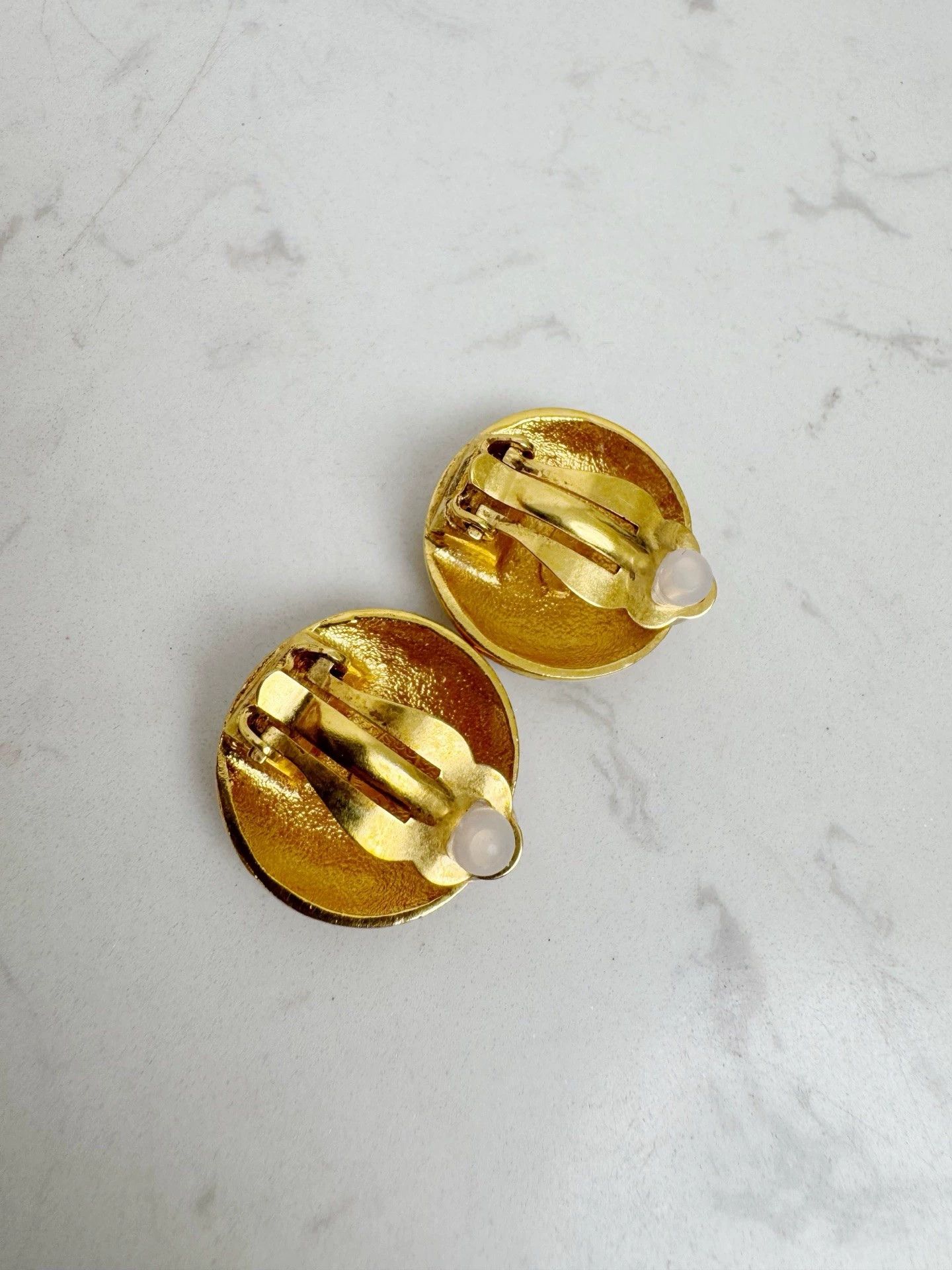 Chanel Authentic vintage Chanel earrings Size ONE SIZE - 2 Thumbnail