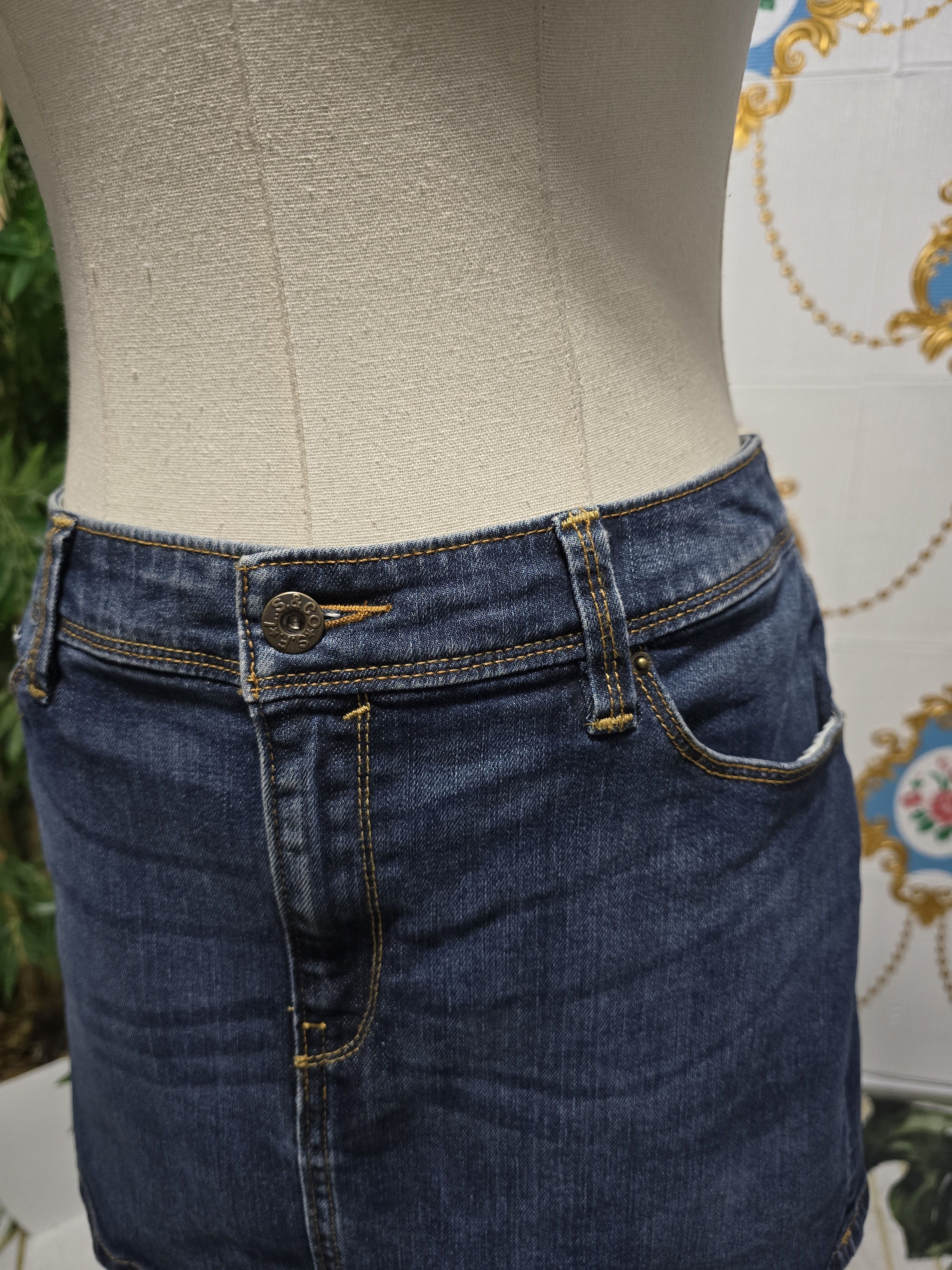 Levi's LEVI'S VINTAGE, blue denim mini skirt ,WOMEN'S large Size 34" / US 12 / IT 48 - 3 Thumbnail
