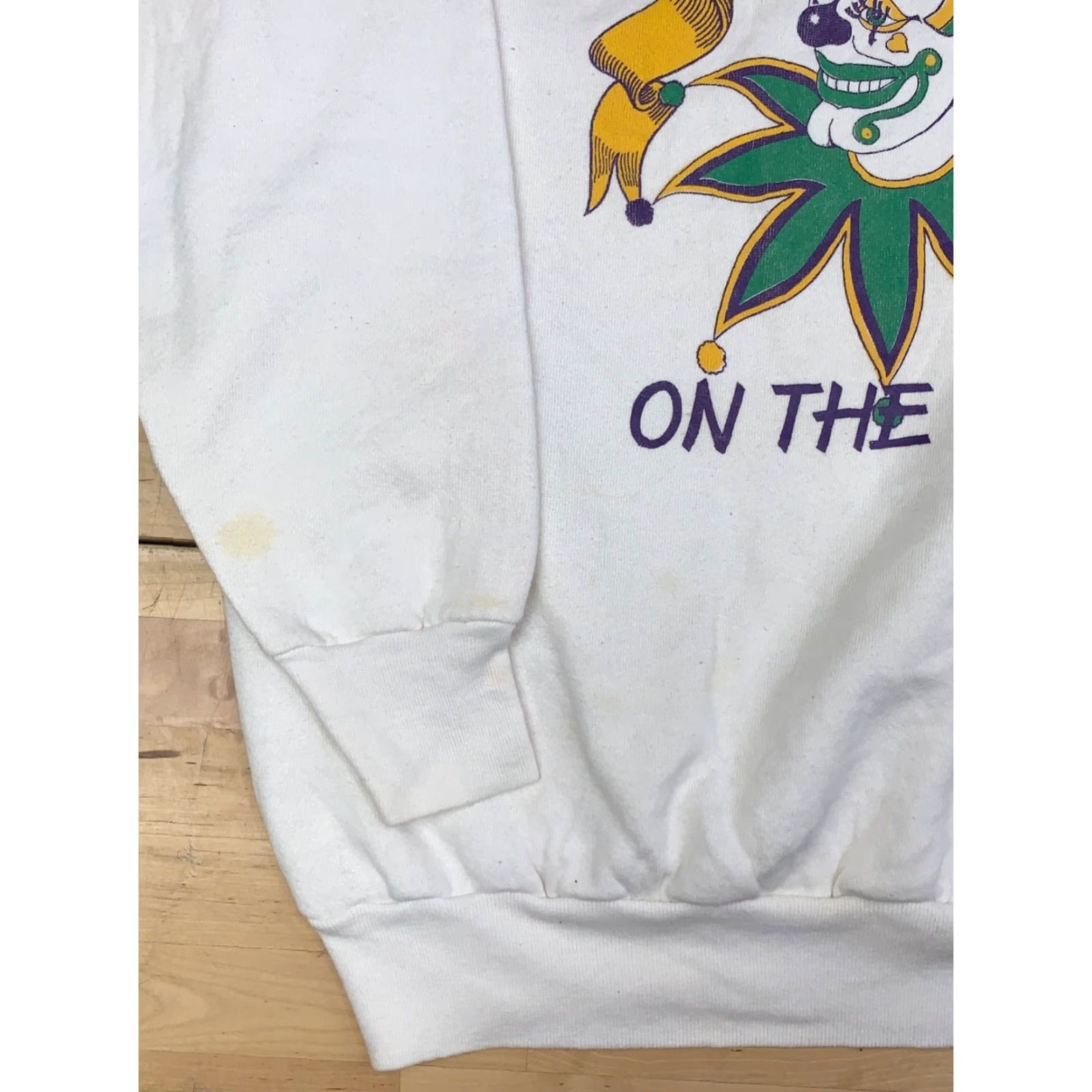 Fruit Of The Loom VINTAGE Fruit of the Loom Sweatshirt Mens XL White 80s Distress Bayou Mardi Gras Crew Neck Long Sleeve Pullover Graphic Print All Seasons 12507 Size US XL / EU 56 / 4 - 3 Thumbnail