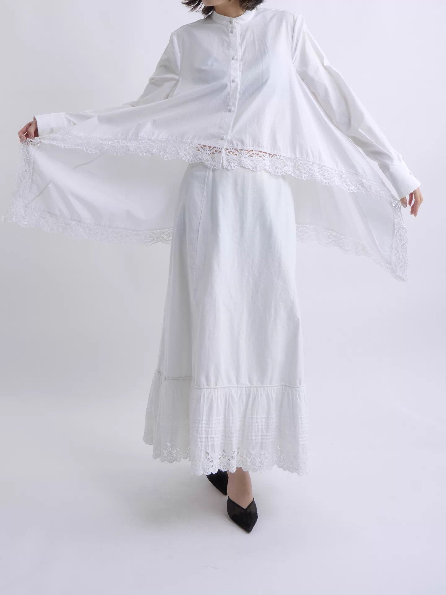 Alexander McQueen Alexander McQueen 2019SS White Cotton Lace Cape Shirt 38 Size XS / US 0-2 / IT 36-38 - 1 Thumbnail