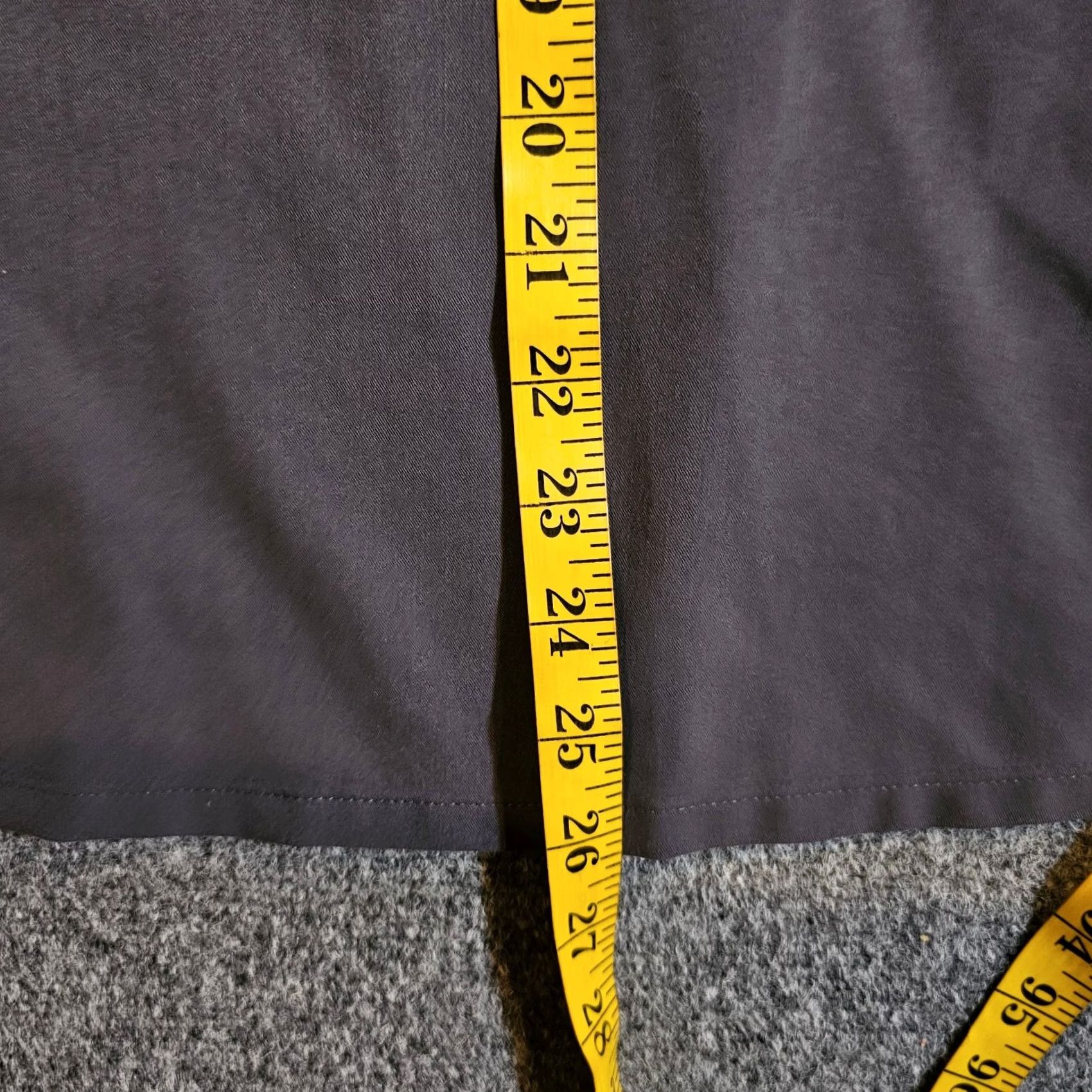 Vintage FIGS Top Womens XS Gray 3 Pockets Short Sleeve Stretch Technical Comfort Shirt Womens XS Gray FIGS Shirt Size XS / US 0-2 / IT 36-38 - 7 Thumbnail