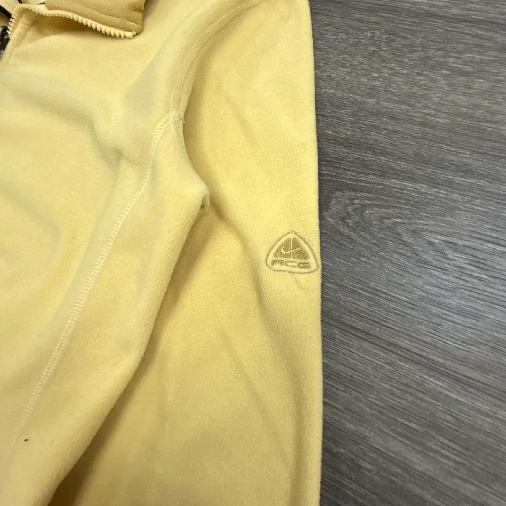 Nike VINTAGE Nike ACG Jacket Womens Large Yellow Therma-Fit Full Zip Outdoors Y2K Size L / US 10 / IT 46 - 4 Thumbnail