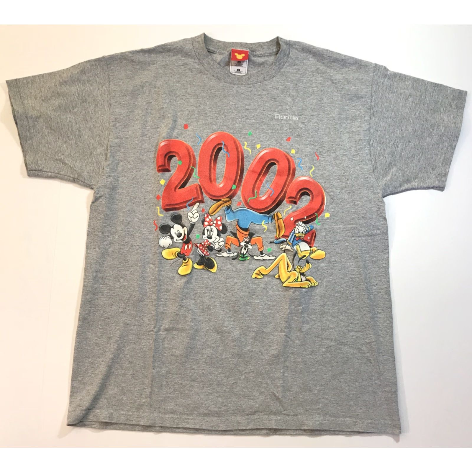 Disney VINTAGE Disney T-Shirt Universal 2002 Mickey Mouse Goofy Donald Duck Pluto Crew Neck Short Sleeve XL Gray Unisex Adults 2000s Logo Shirt Mens Womens Size US XL / EU 56 / 4 - 2 Thumbnail