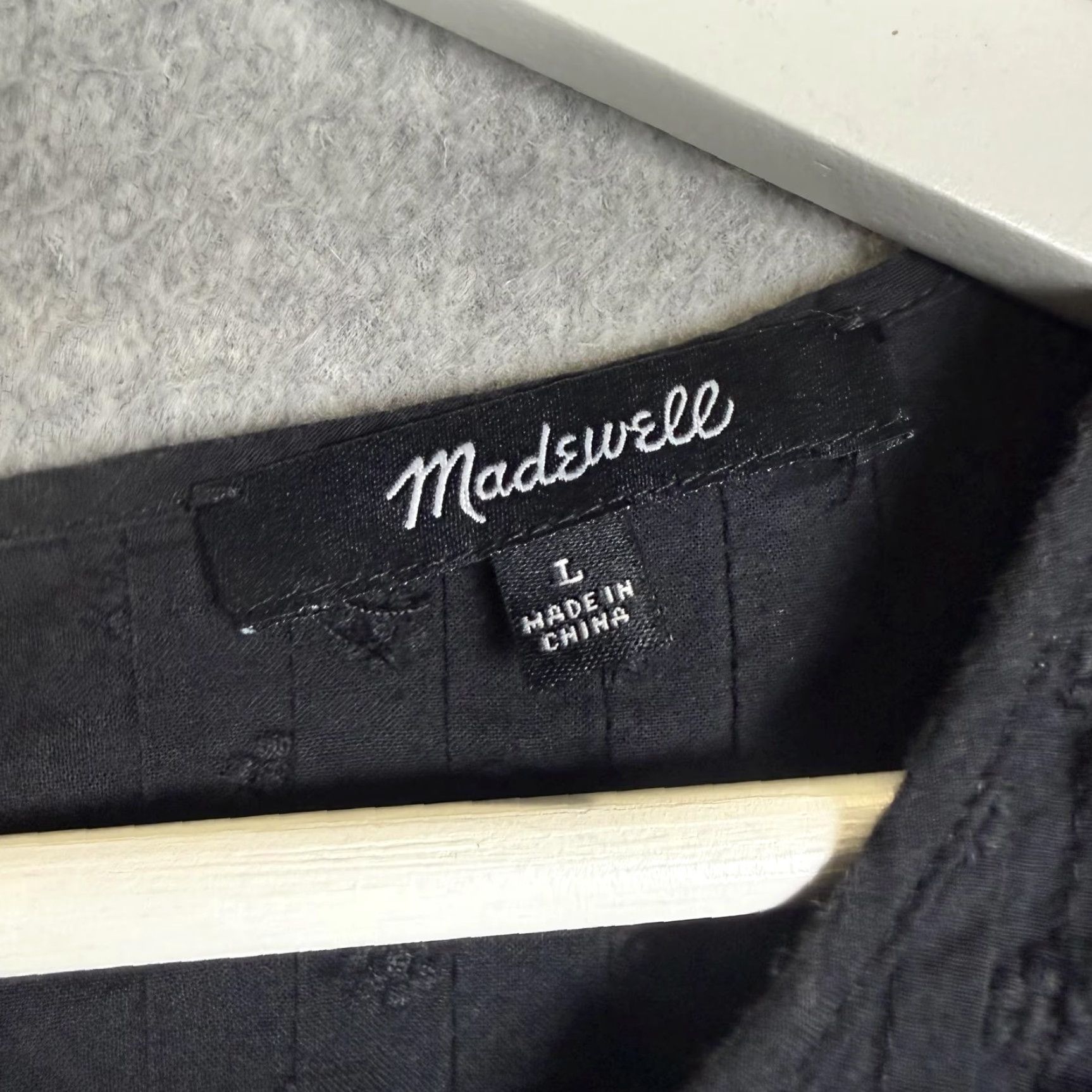 Madewell VINTAGE? Madewell Women's Embroidered Pintuck Mini Dress Black L-Size Knee Length A-Line Dress Womens Large Black Size L / US 10 / IT 46 - 2 Thumbnail