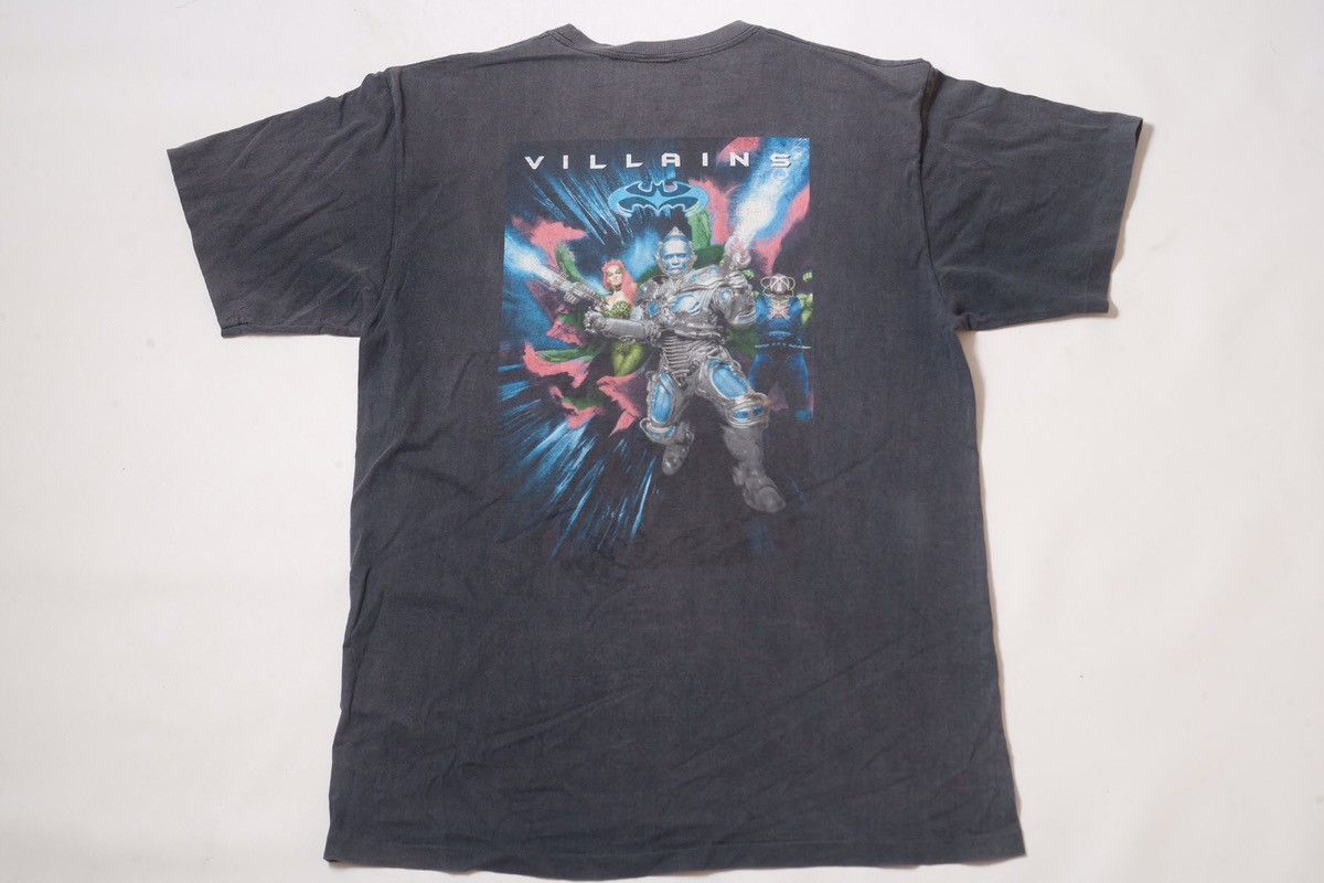 Warner Bros Vintage 1997 Batman & Robin Heroes and Villians movie shirt Size US L / EU 52-54 / 3 - 1 Thumbnail