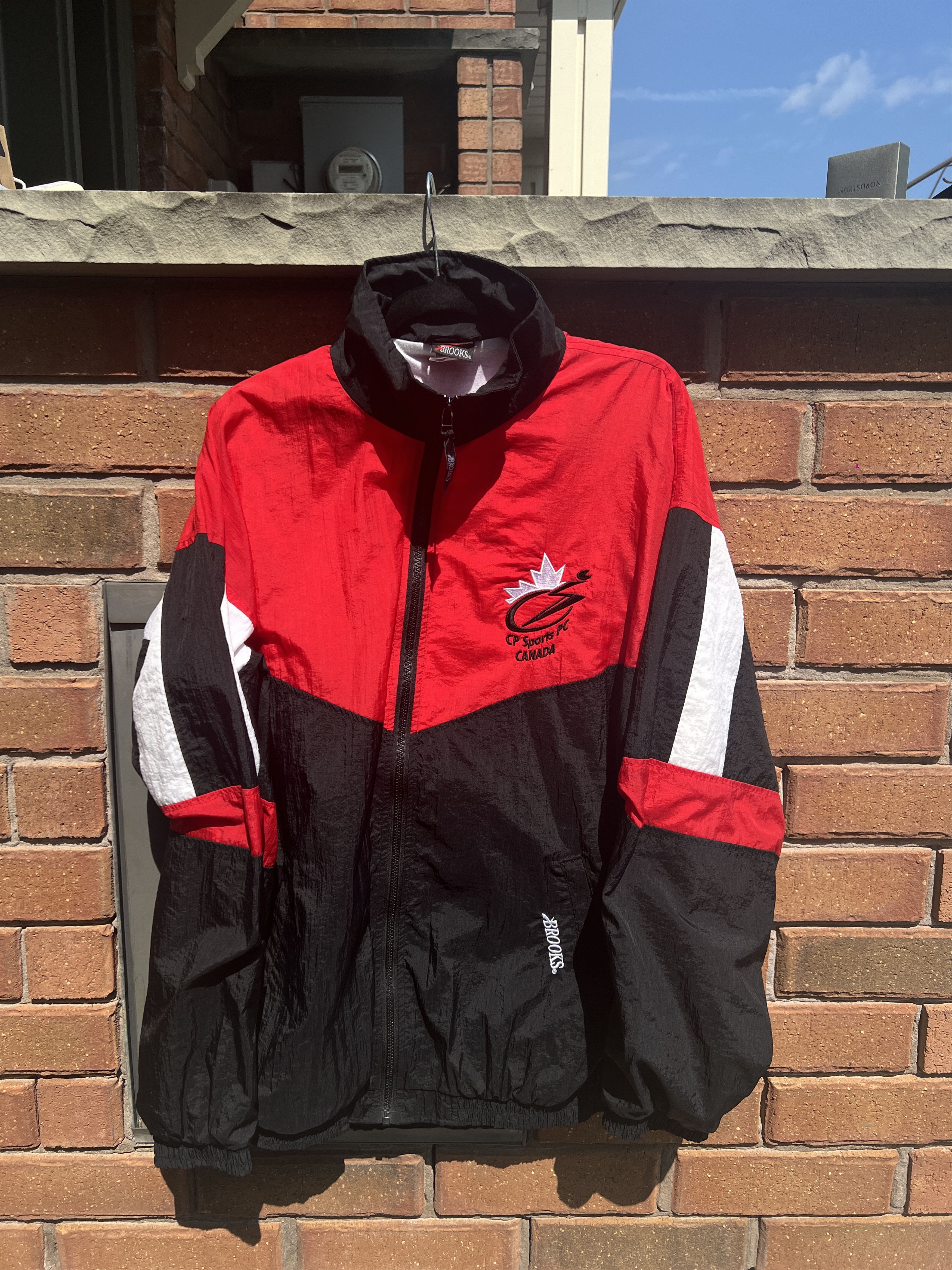 Vintage Vintage Brooks Sports Canada Windbreaker Size US XL / EU 56 / 4 - 1 Thumbnail