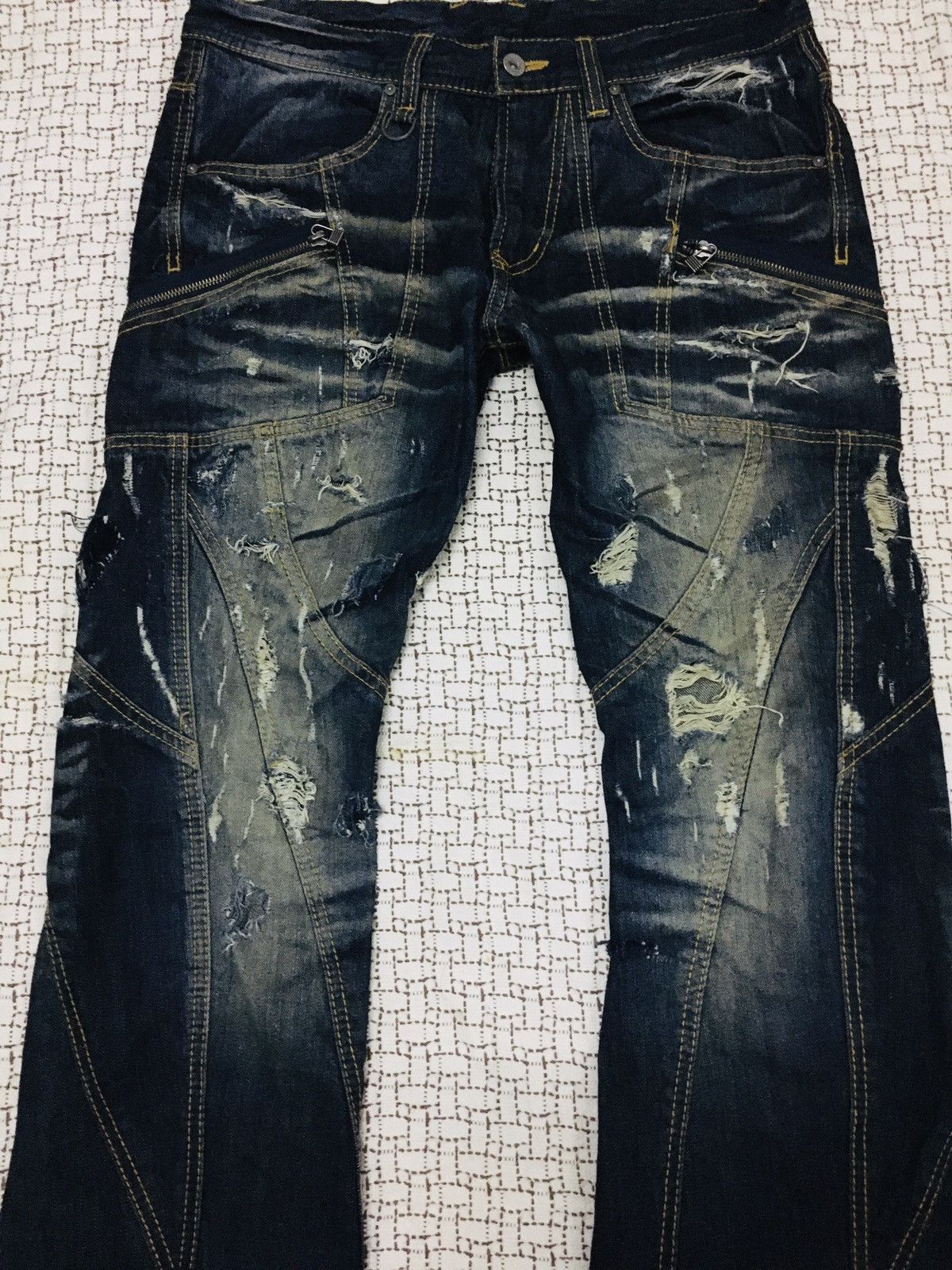 HIDEAWAYS × If Six Was Nine × Le Grande Bleu (L.G.B.) Hideaways Nicole Distressed Flare Jeans (Y01) Size US 32 / EU 48 - 22 Thumbnail