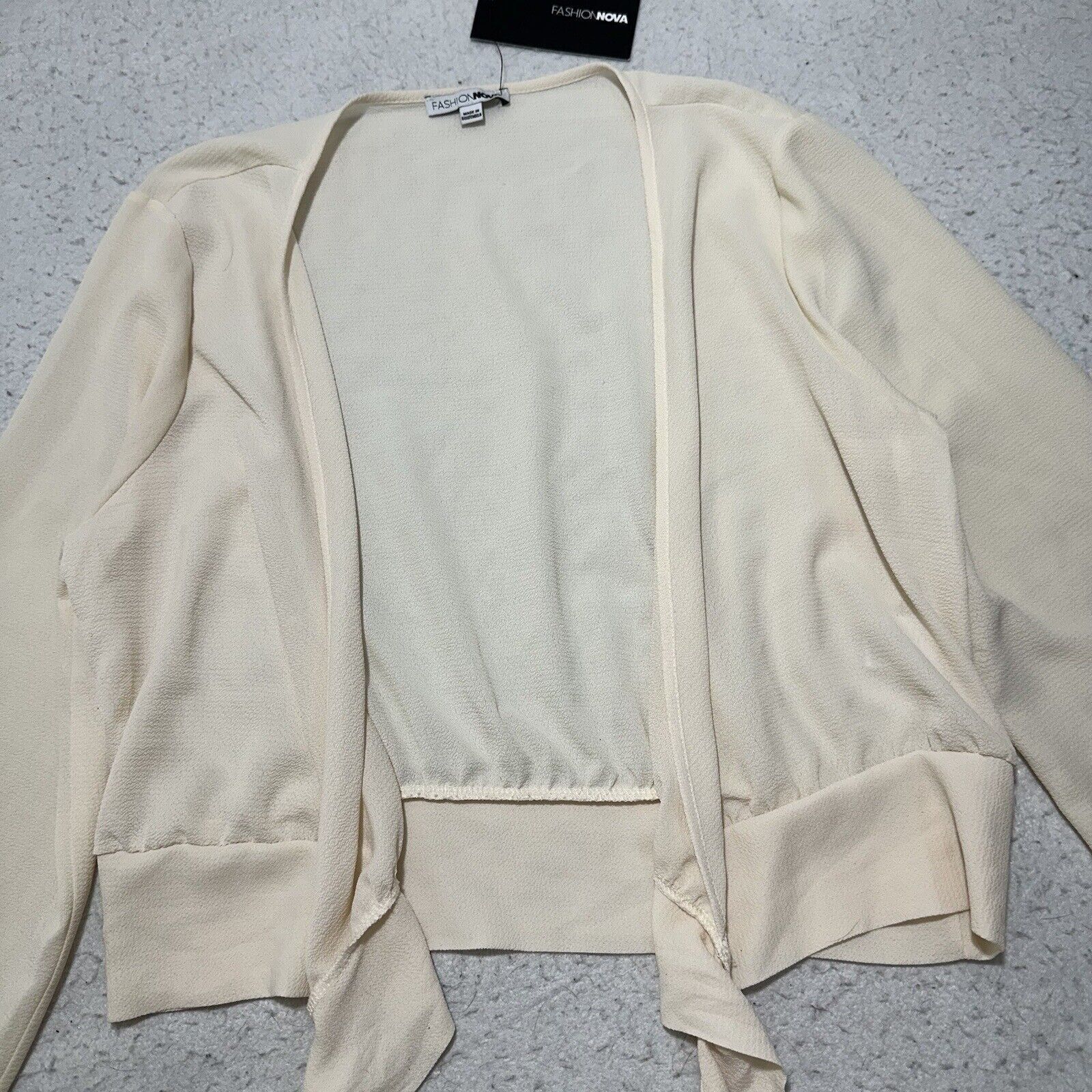 Other Fashion Nova Medium Little White Lies Top Tie Waist Blouse Size M / US 6-8 / IT 42-44 - 2 Thumbnail