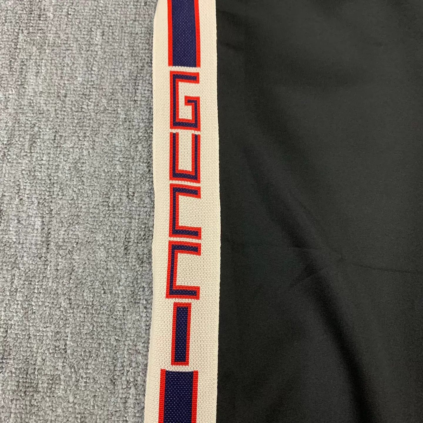 Gucci Gucci black side logo pants size 46 98 new Size US 30 / EU 46 - 9 Thumbnail
