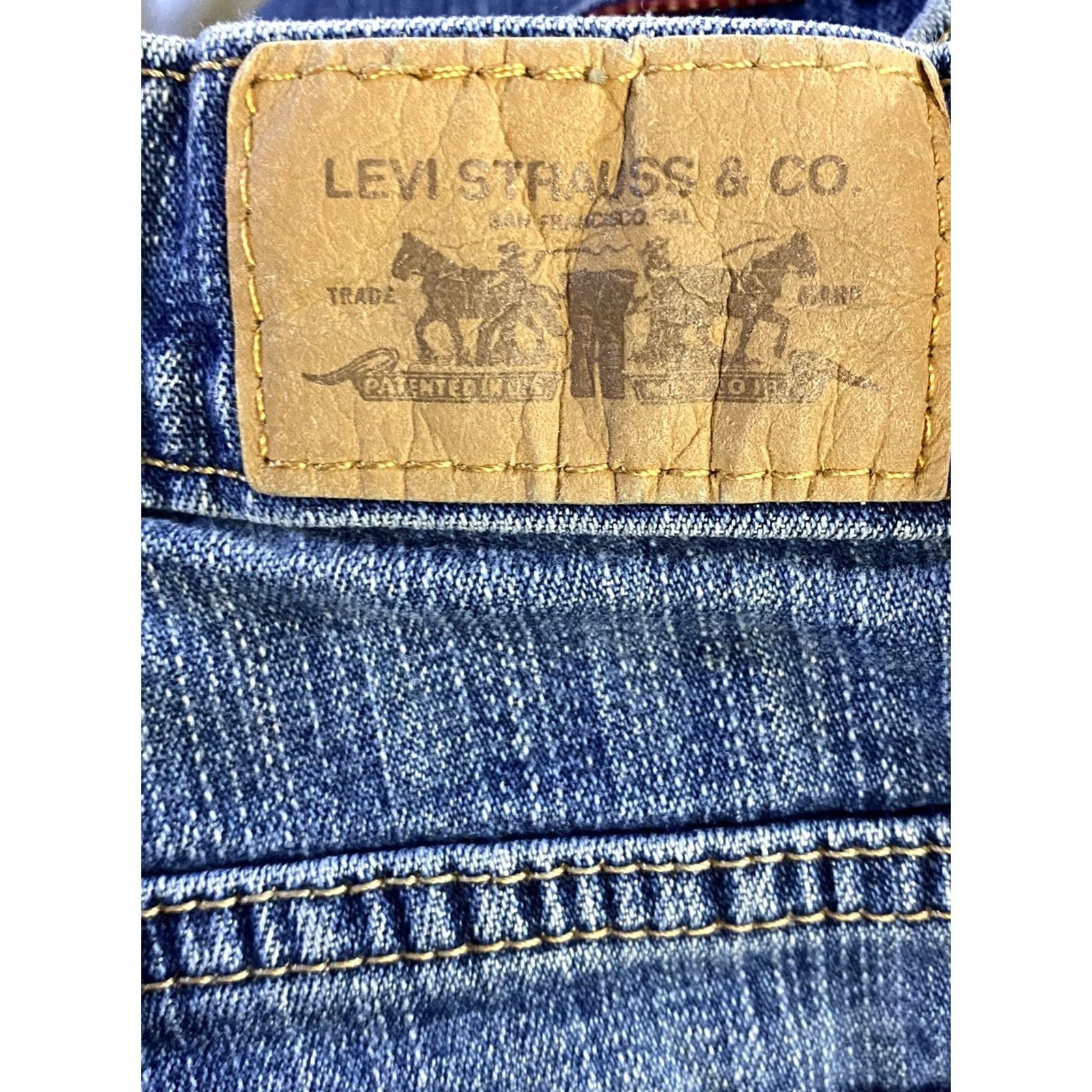 Levi's Levis 550 Jeans Womens Blue Relaxed Bootcut Medium Wash Denim Casuals sz 8 med Size 30" / US 8 / IT 44 - 8 Thumbnail