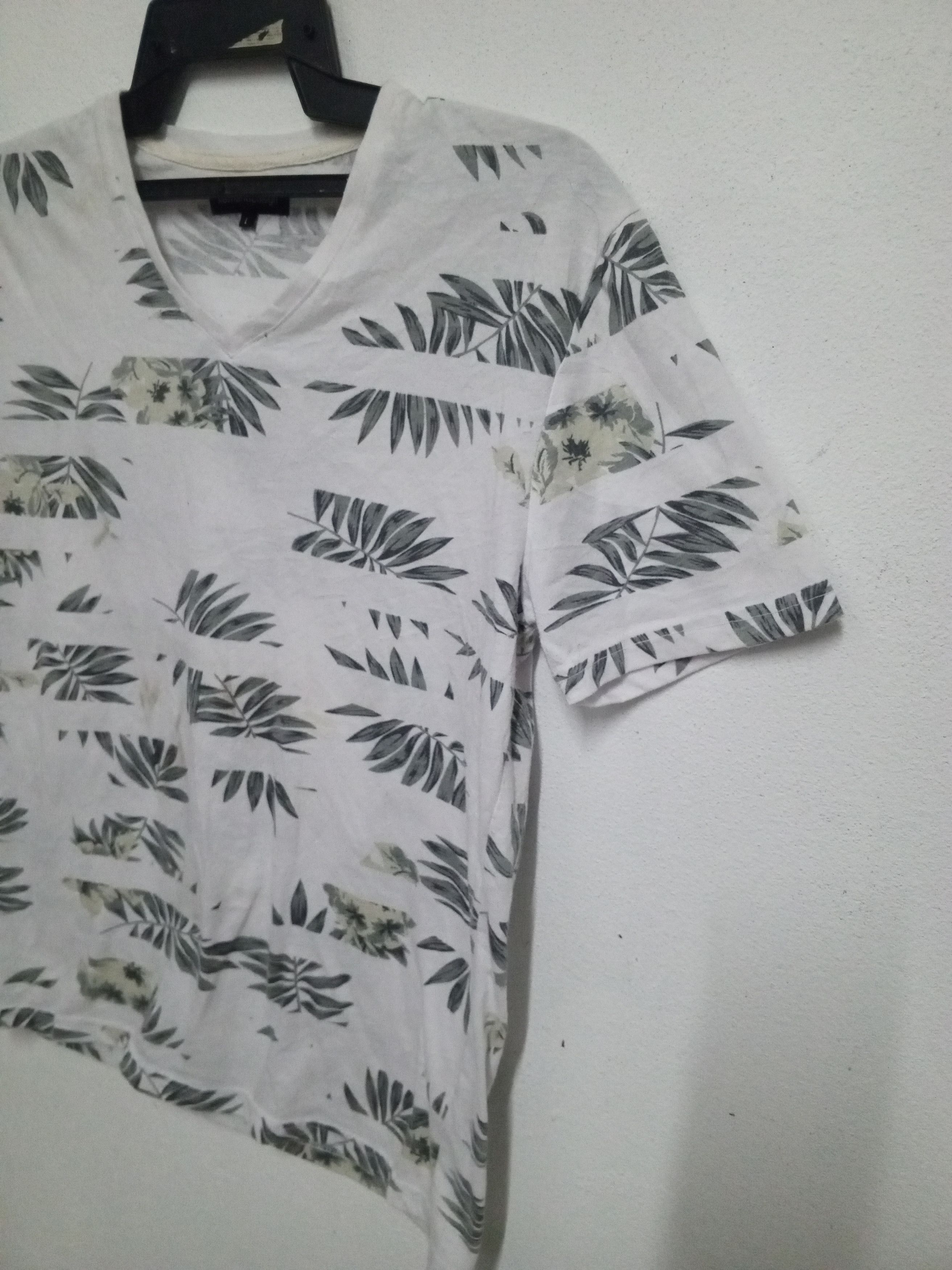 semanticdesign semanticdesign tshirt flowers design Size US M / EU 48-50 / 2 - 3 Thumbnail
