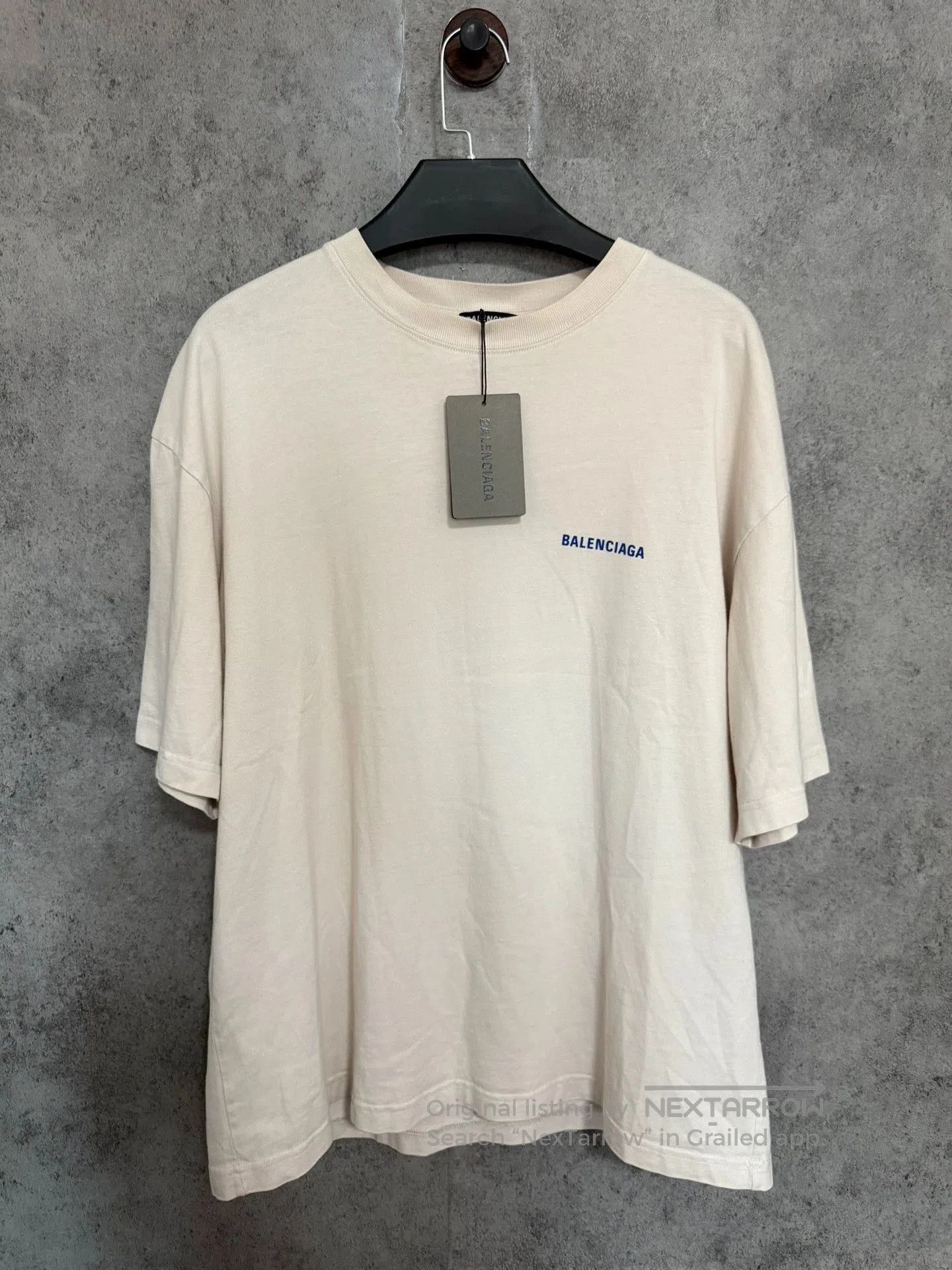 Balenciaga Balenciaga Beige Logo Short Sleeve Tee. Size US L / EU 52-54 / 3 - 1 Thumbnail