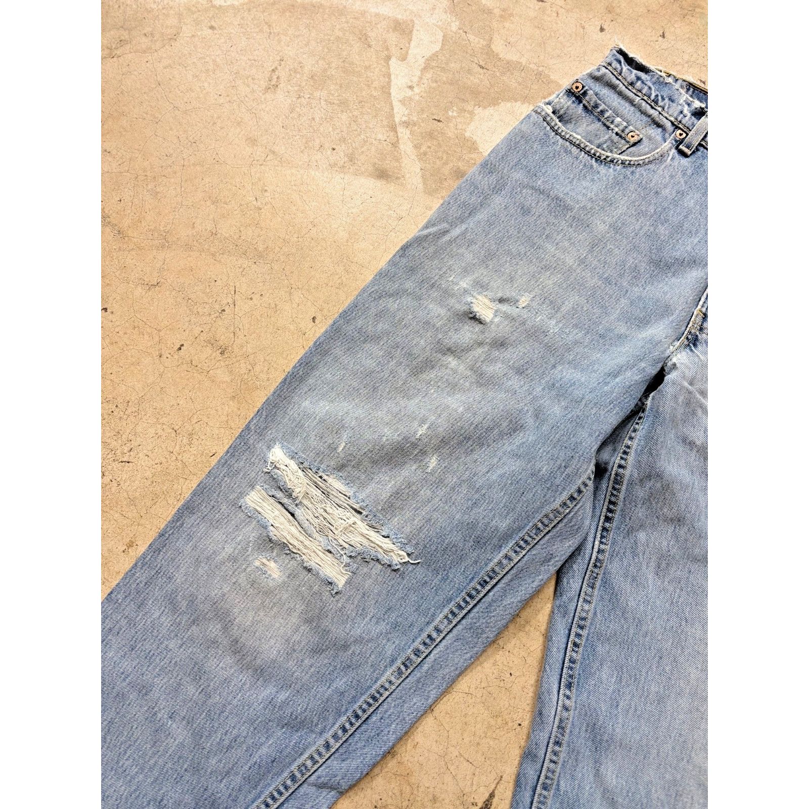 Levi's VTG Levi’s 570 Baggy Fit Jeans 34x34 Light Wash Y2K Size US 34 / EU 50 - 6 Thumbnail