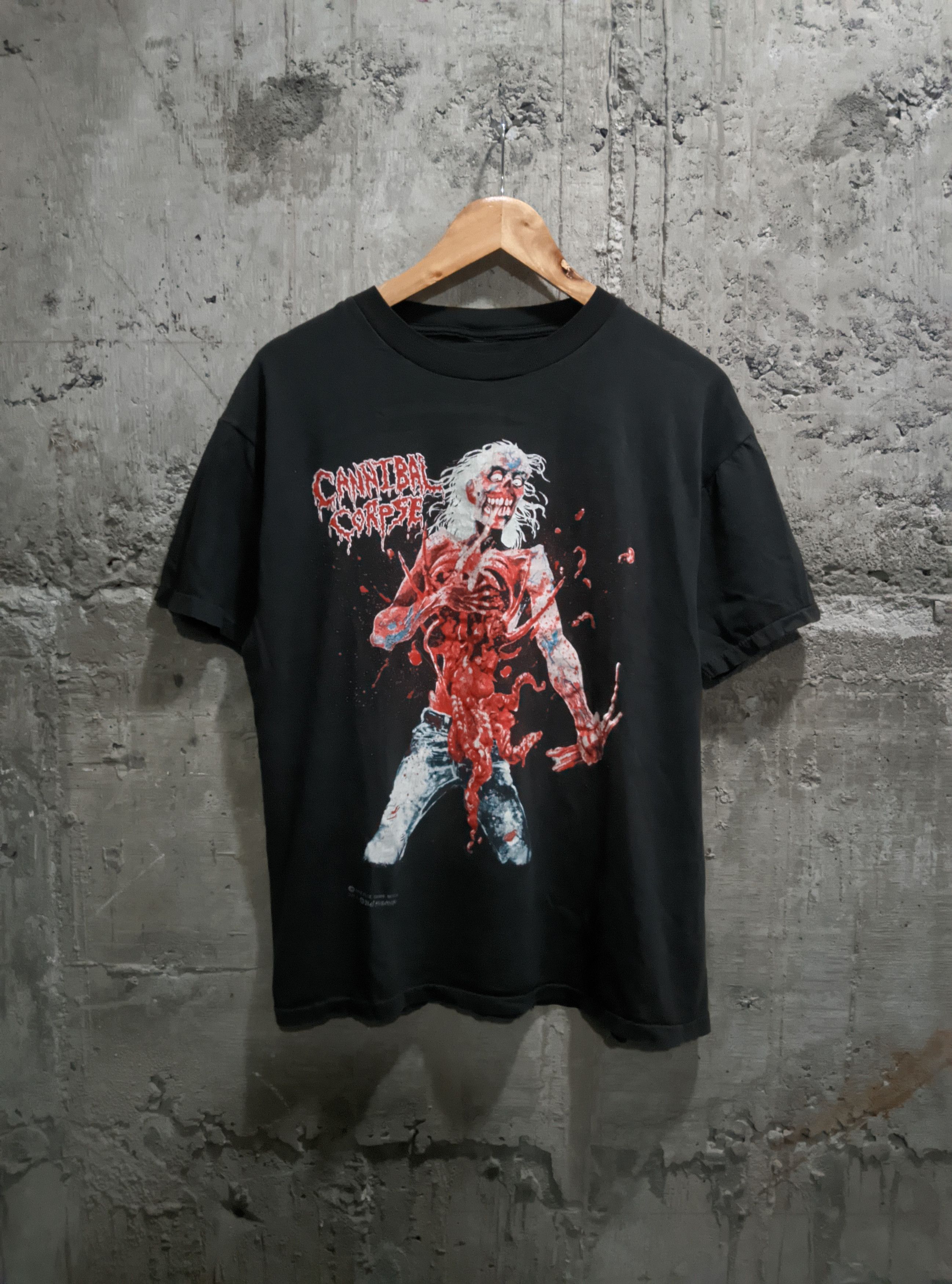 Band Tees Vintage 1992 cannibal corpse eaten back to life death metal Size US L / EU 52-54 / 3 - 1 Thumbnail