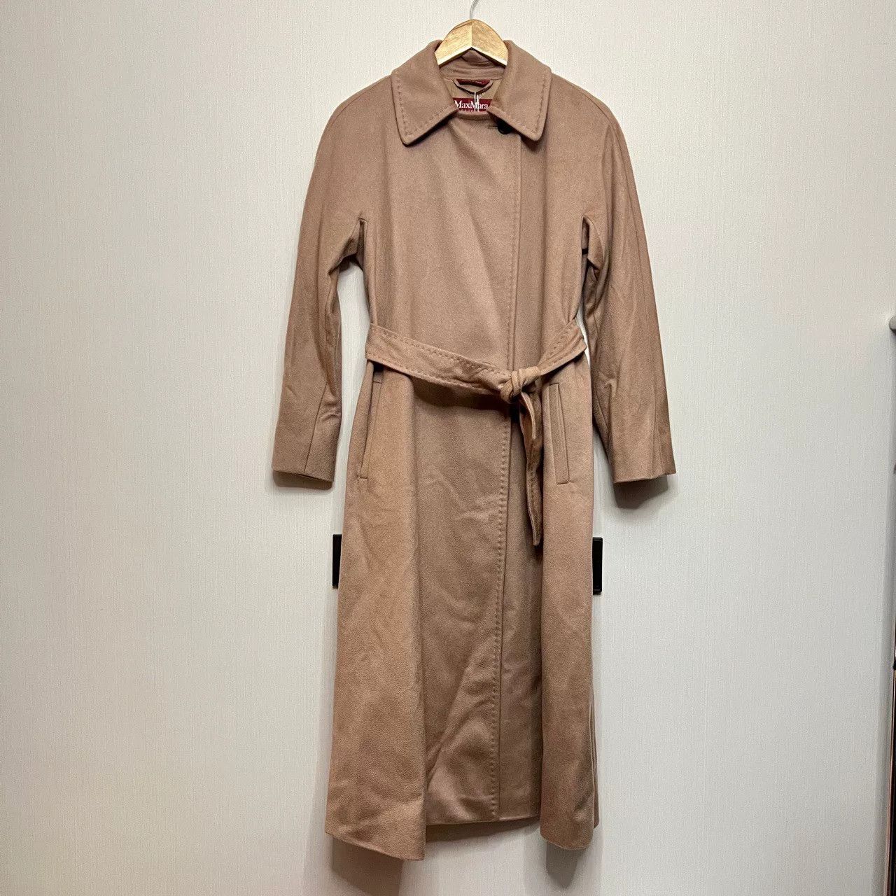 Max Mara Max Mara Handcrafted Wool Coat Camel Color Size US L / EU 52-54 / 3 - 1 Thumbnail