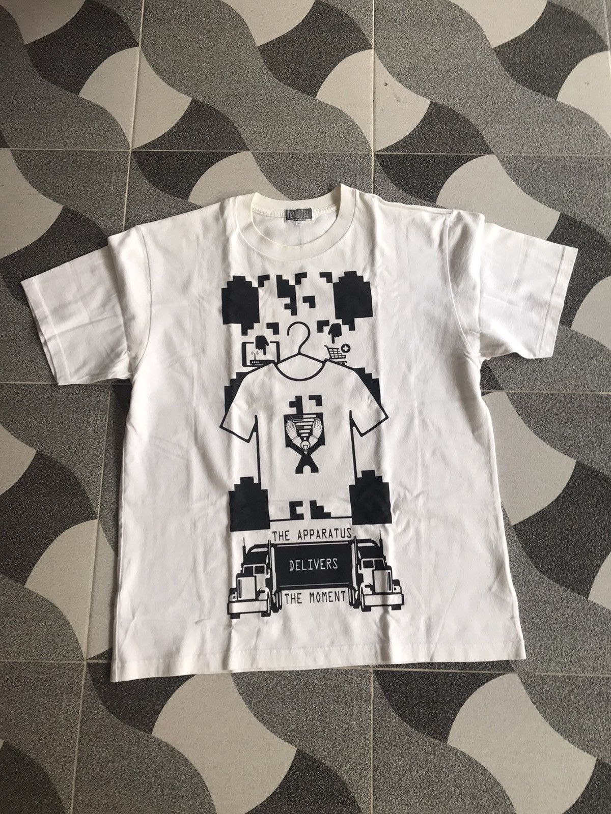 Cav Empt × Japanese Brand Cav Empt MD Theapparatus Tee Size US L / EU 52-54 / 3 - 1 Thumbnail
