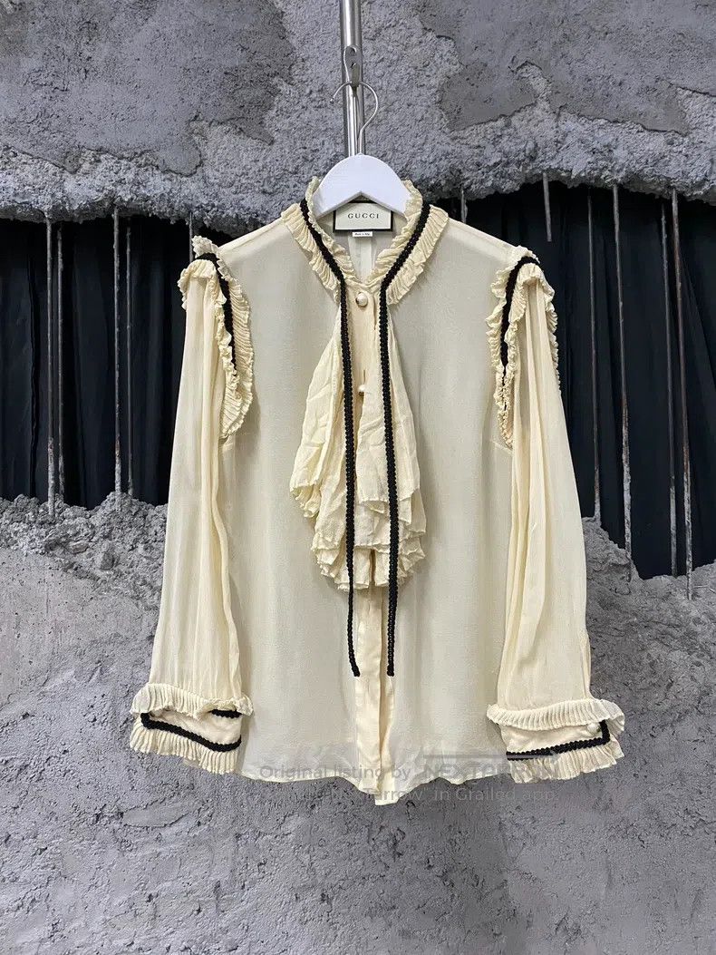 Gucci Gucci Beige lace shirt Size S / US 4 / IT 40 - 1 Thumbnail