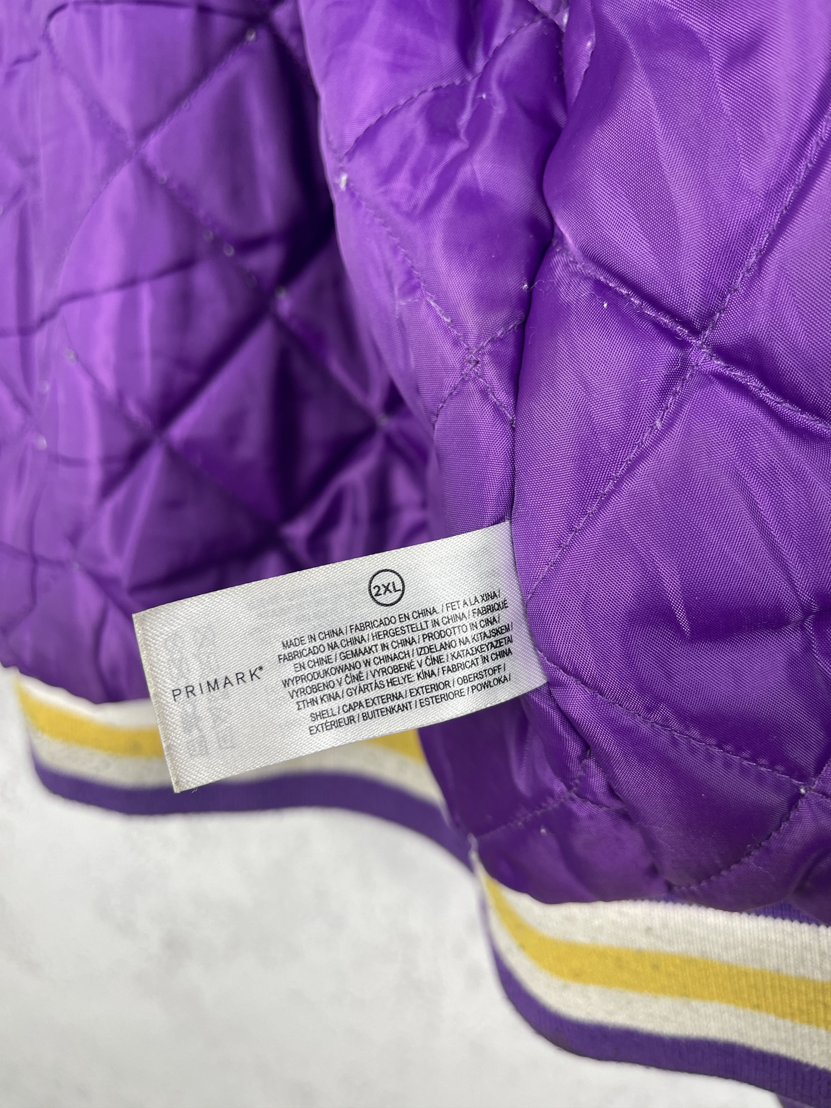 NBA Los Angeles Lakers Bomber Jacket LeBron James 6 Size US XL / EU 56 / 4 - 6 Thumbnail