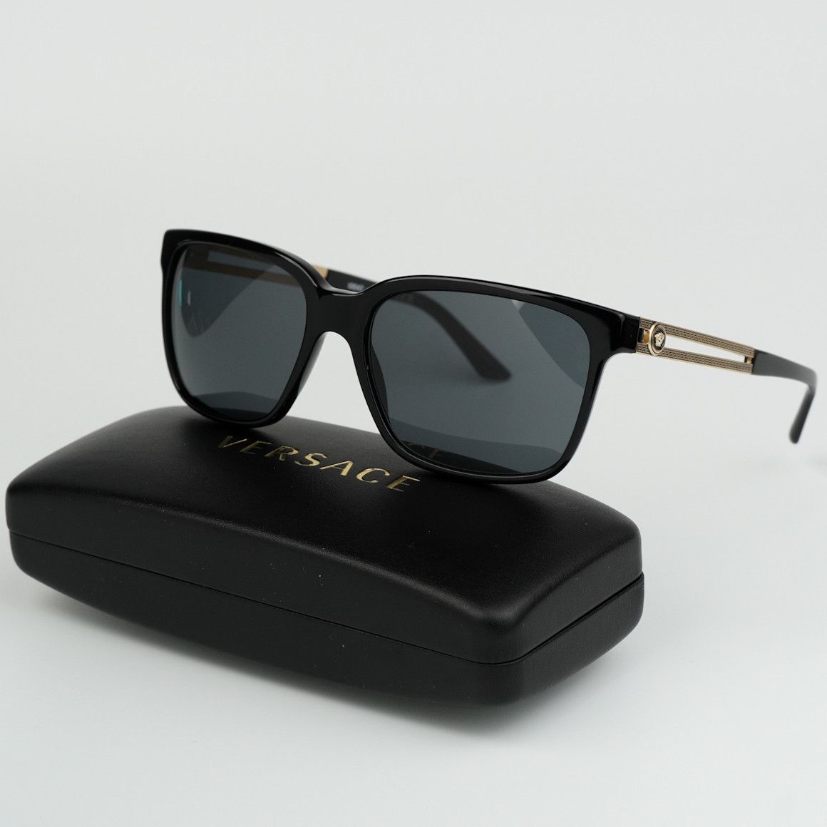 image of New Versace Ve4307 Gb1/87 Square Unisex Sunglasses Ve 4307 in Black/Grey, Men's