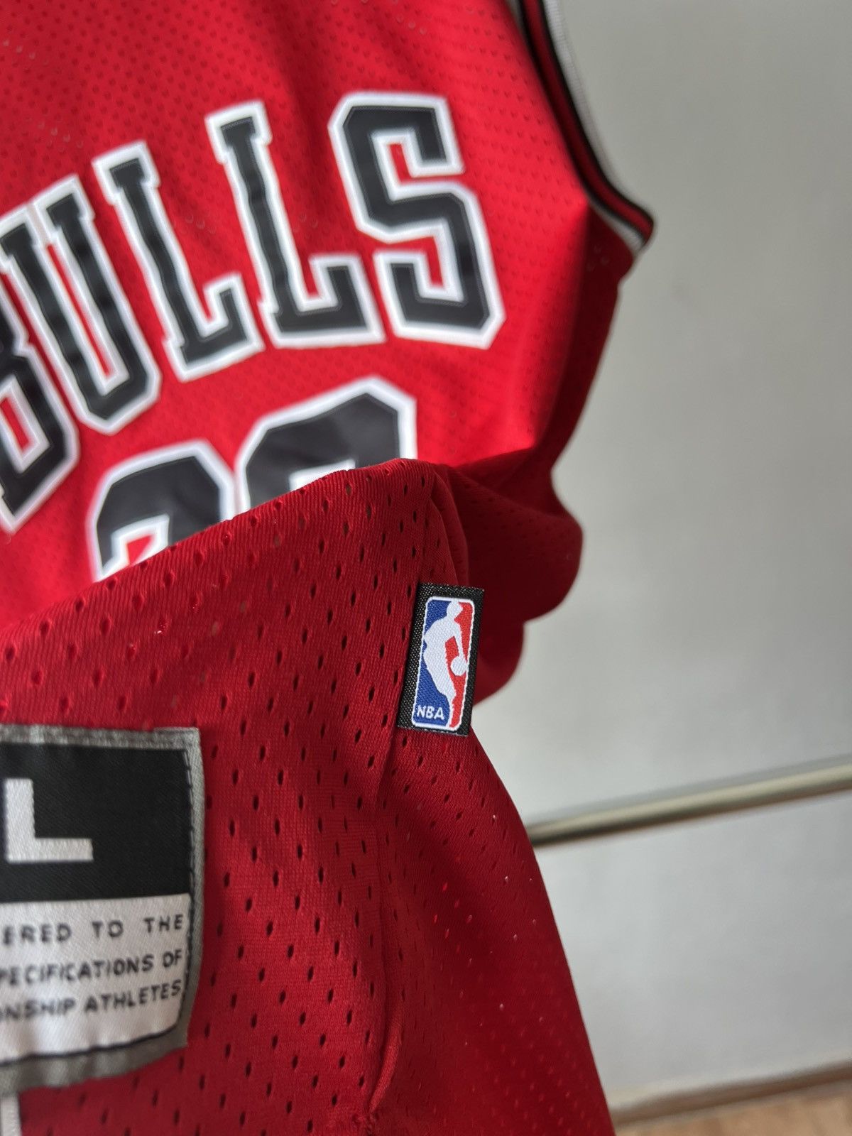 NBA 90’S NBA CHICAGO BULLS #23 JORDAN VINTAGE BASKETBALL JERSEY Size US L / EU 52-54 / 3 - 9 Thumbnail