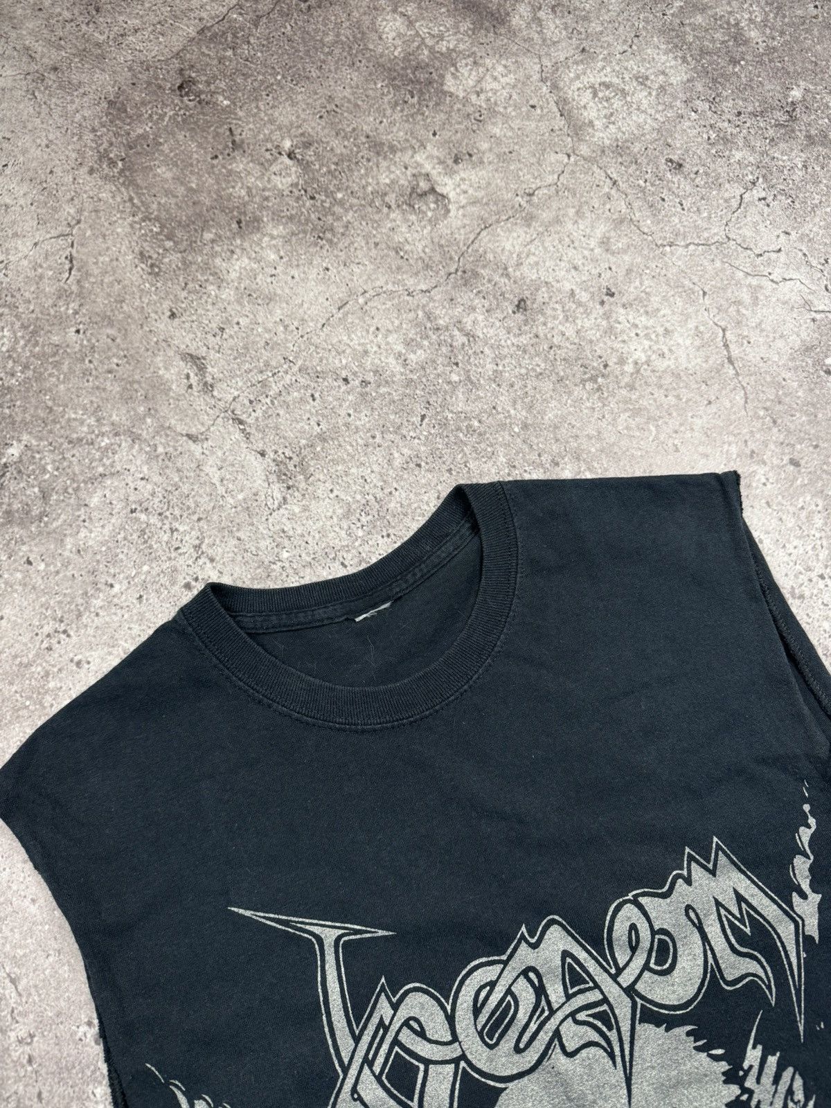 Band Tees 1996 VENOM BLACK METAL BAND SLEEVELESS SHIRT VINTAGE FADED Size US M / EU 48-50 / 2 - 6 Thumbnail