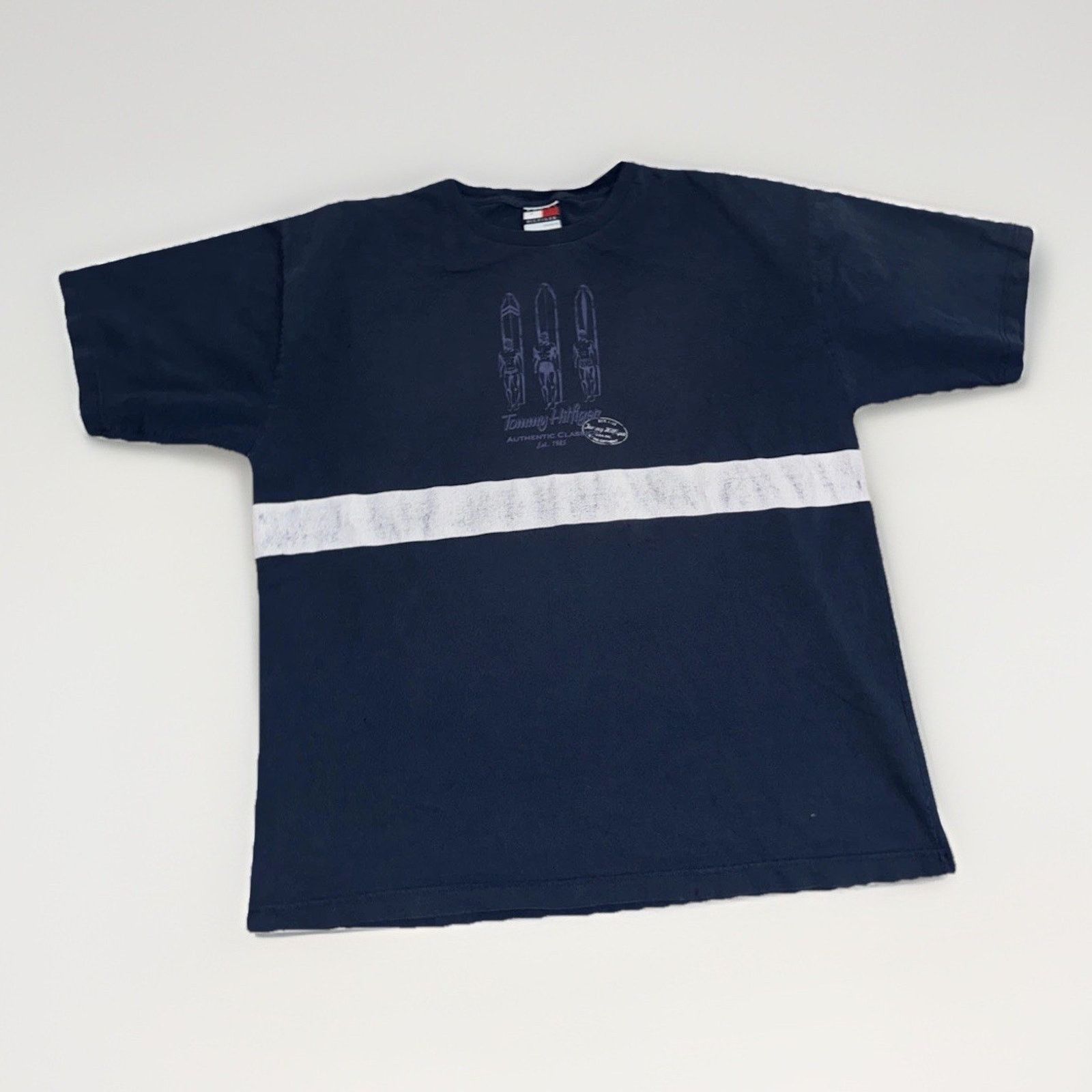 Tommy Hilfiger × Vintage Tommy Hilfiger Surfing Graphic T-Shirt XXL Navy Blue 25x29 Size US XXL / EU 58 / 5 - 1 Thumbnail